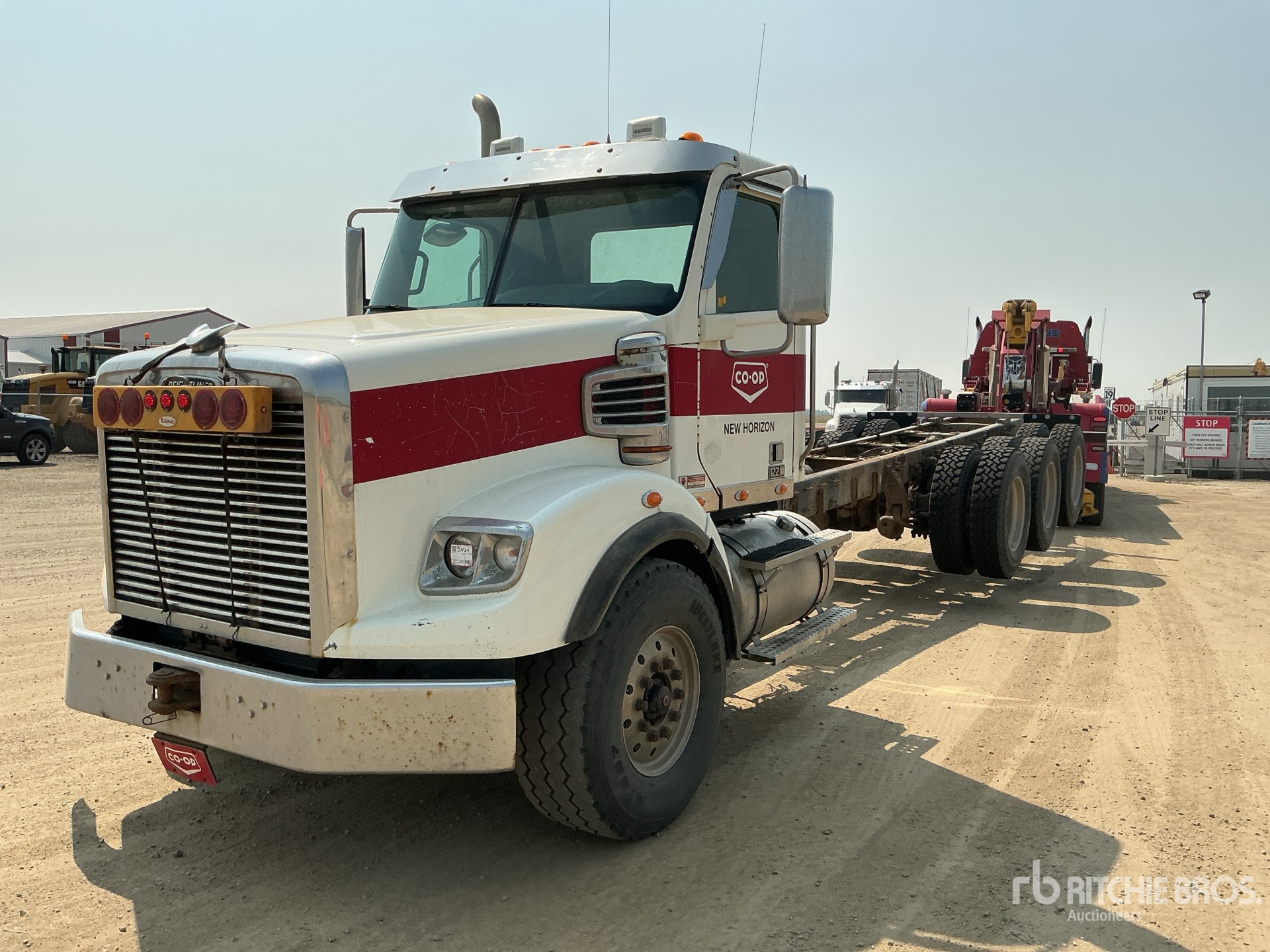 2016 Freightliner CORONADO 122SD