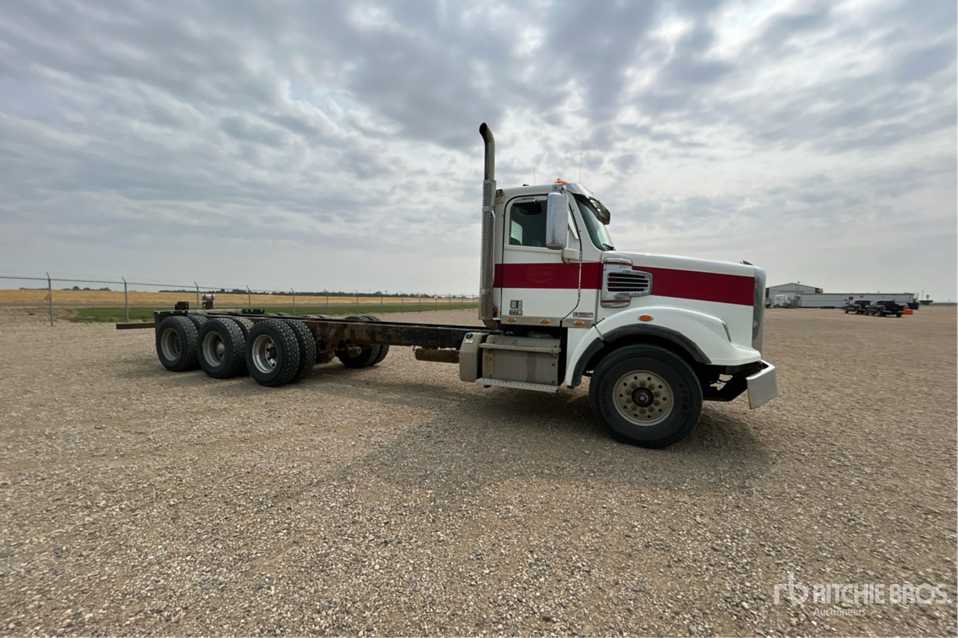 2016 Freightliner CORONADO 122SD