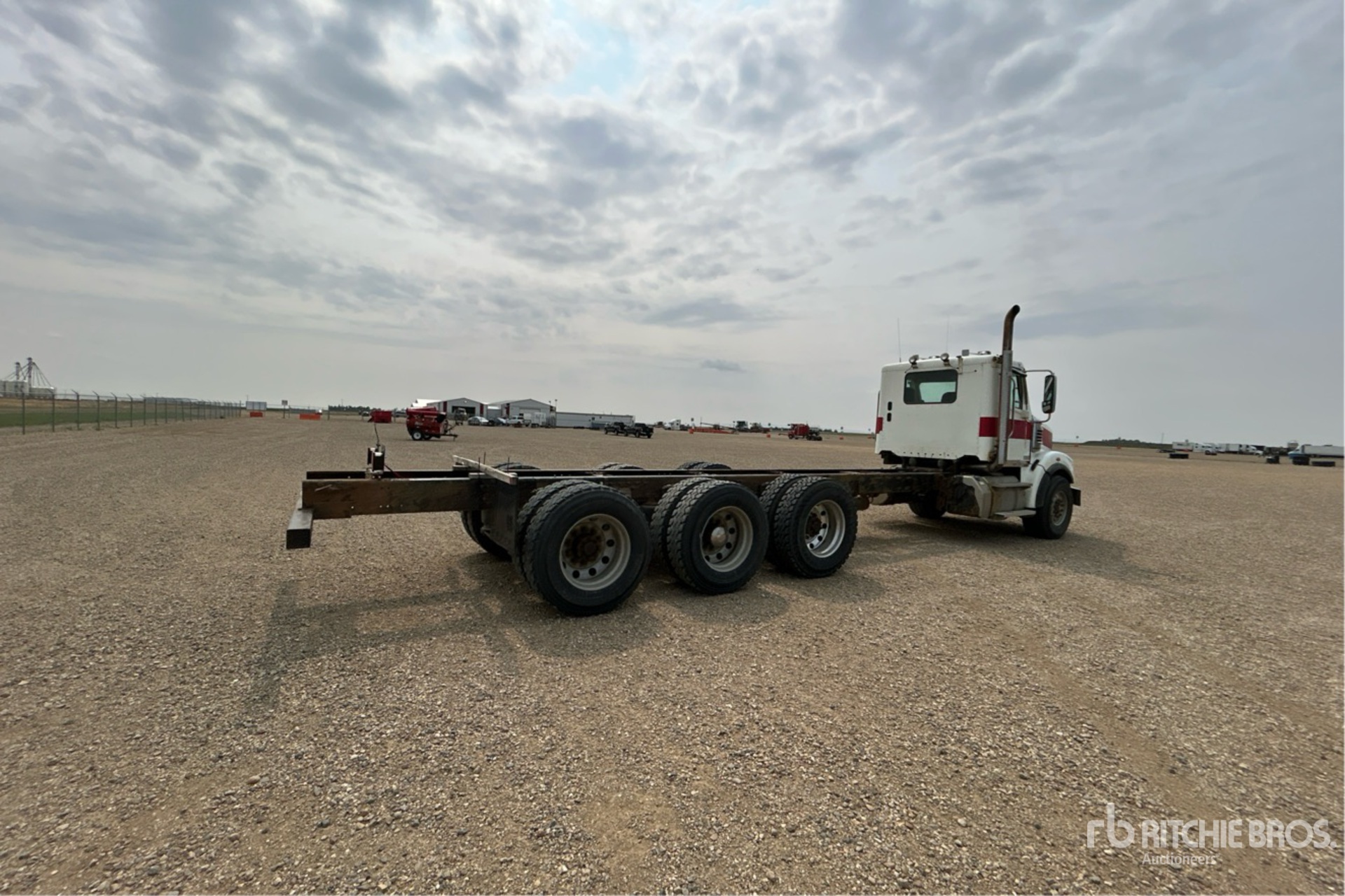 2016 Freightliner CORONADO 122SD