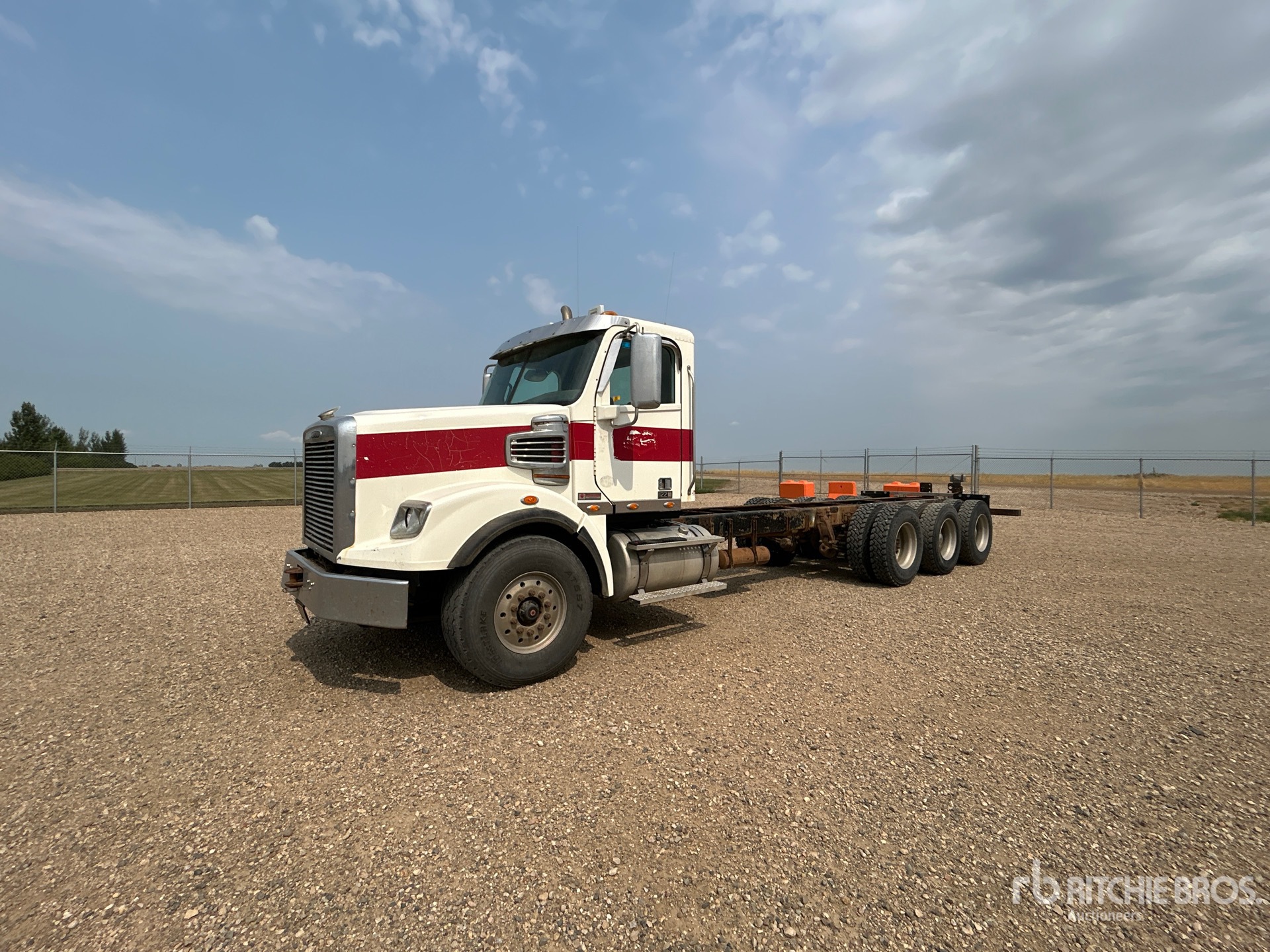 2016 Freightliner CORONADO 122SD