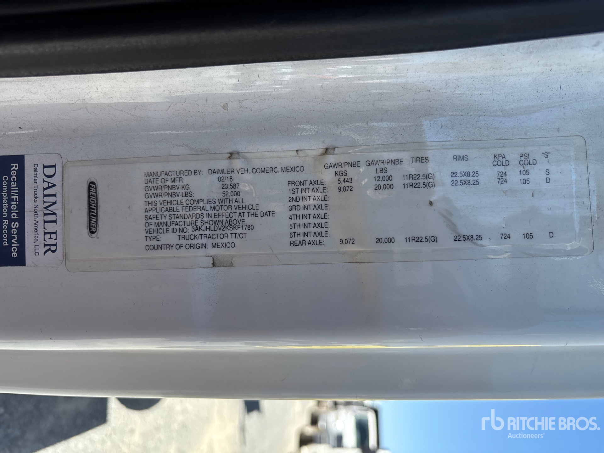 2019 Freightliner CASCADIA 126