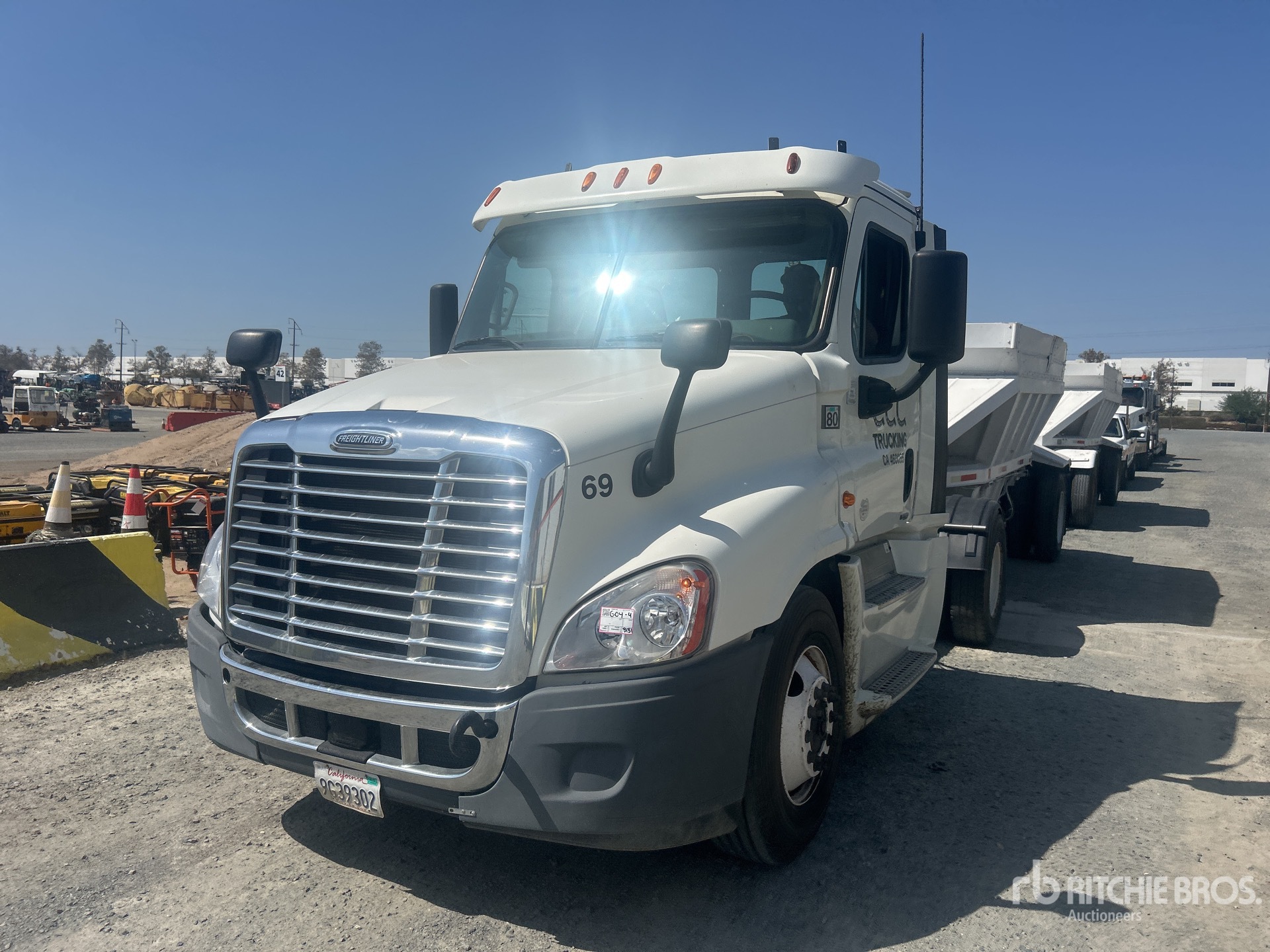 2015 Freightliner CASCADIA 125