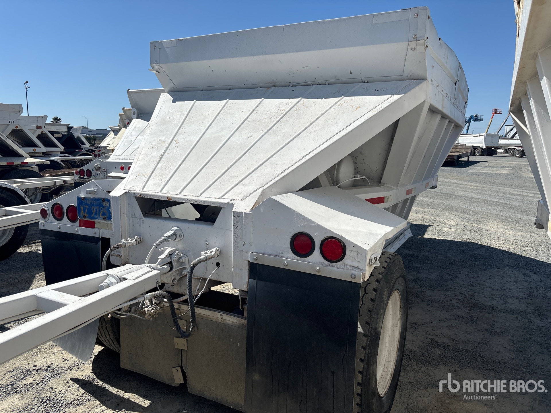 1984 Fruehauf 20 ft S/A Lead
