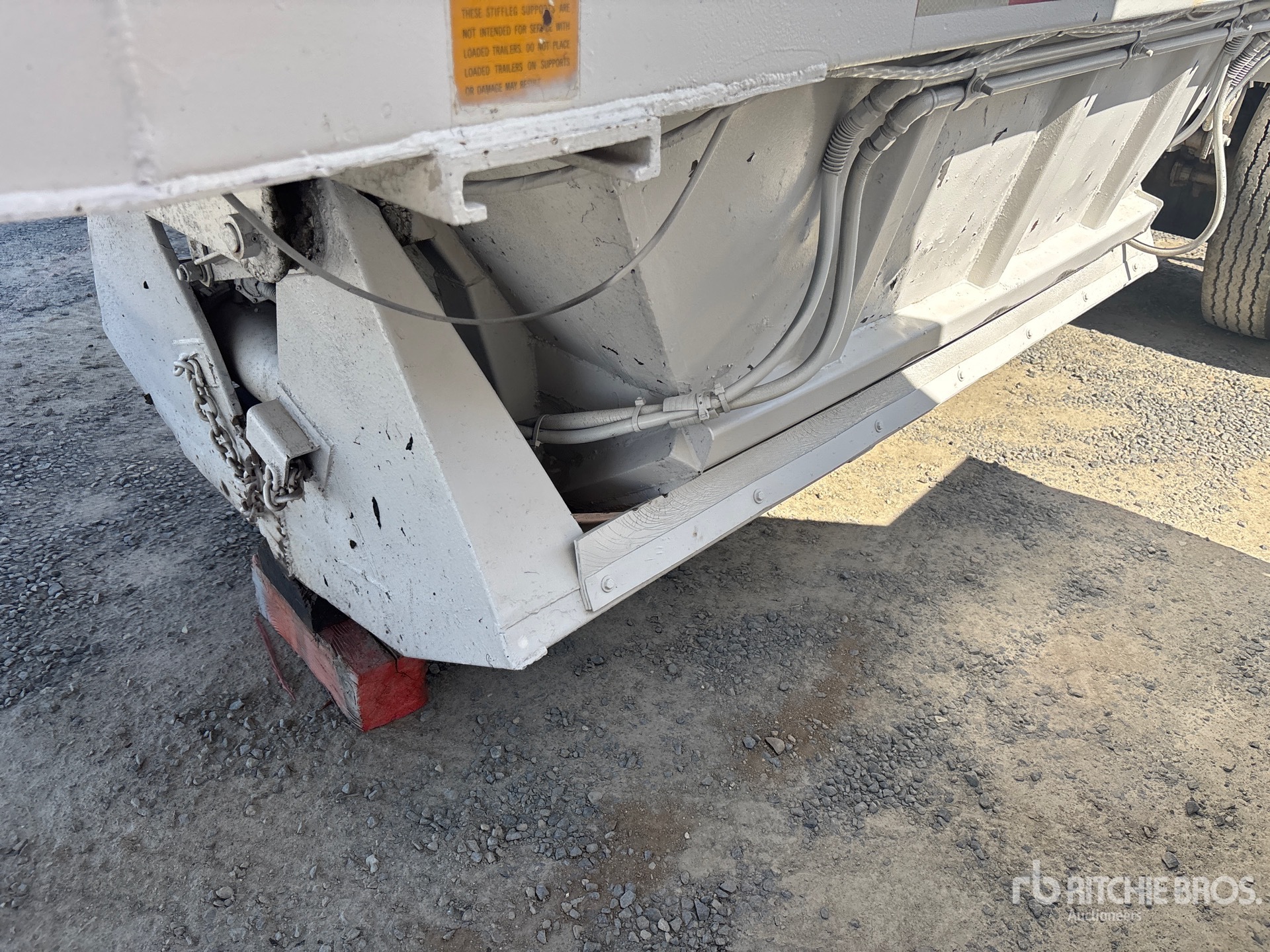 1984 Fruehauf 20 ft S/A Lead