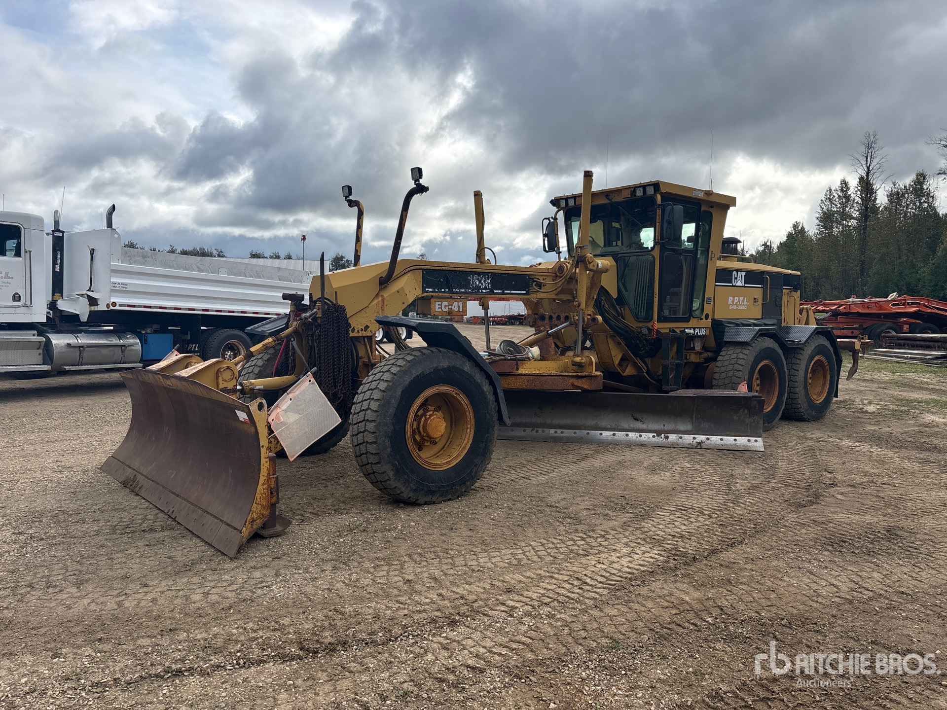Photo of 2007 Caterpillar 163H VHP PLUS
