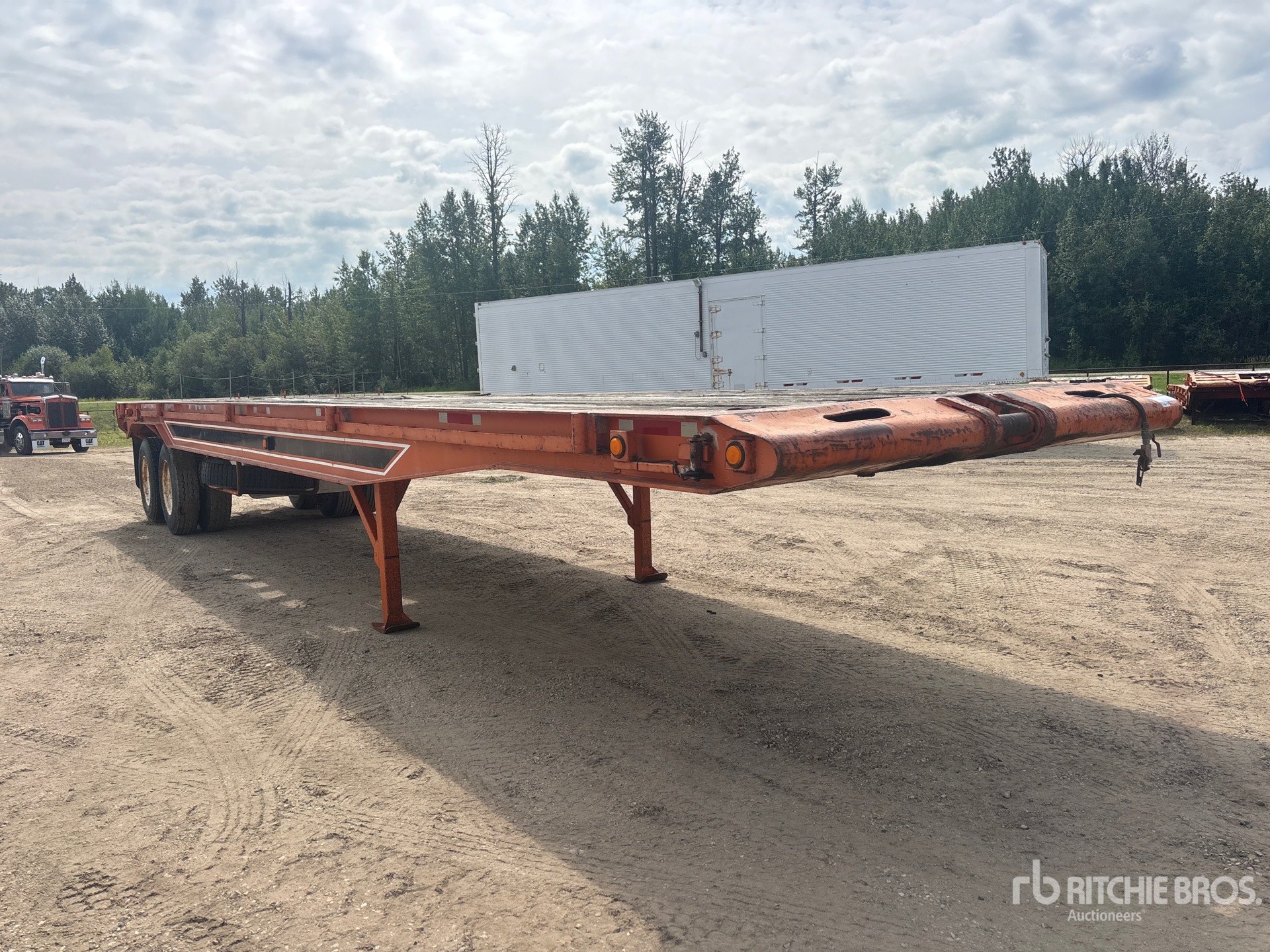 1981 Nortrail 40 ft T/A Flatbed
