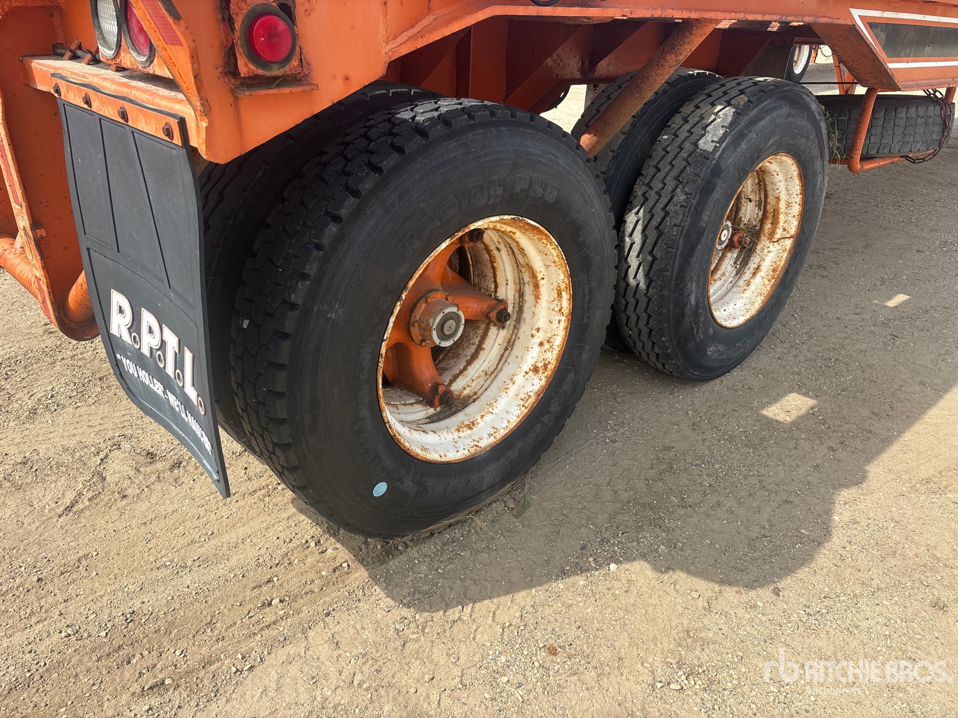 1981 Nortrail 40 ft T/A Flatbed