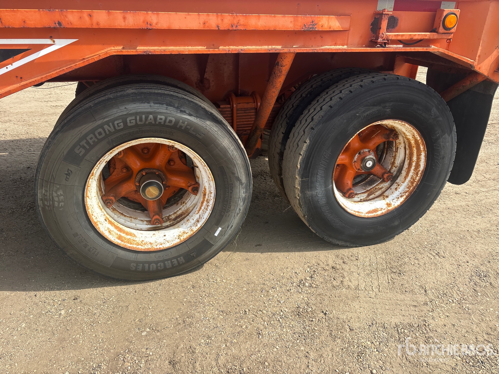 1981 Nortrail 40 ft T/A Flatbed