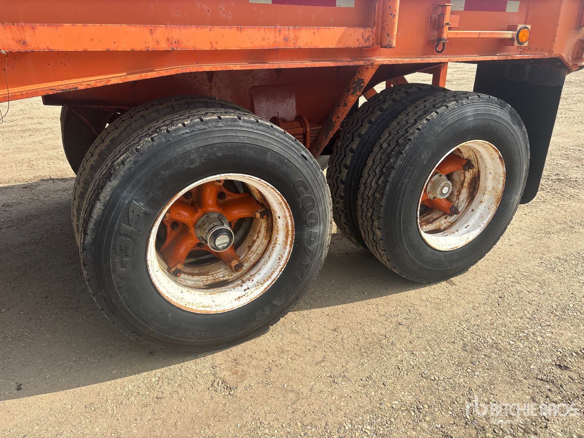 1980 Knight 40 ft T/A Flatbed