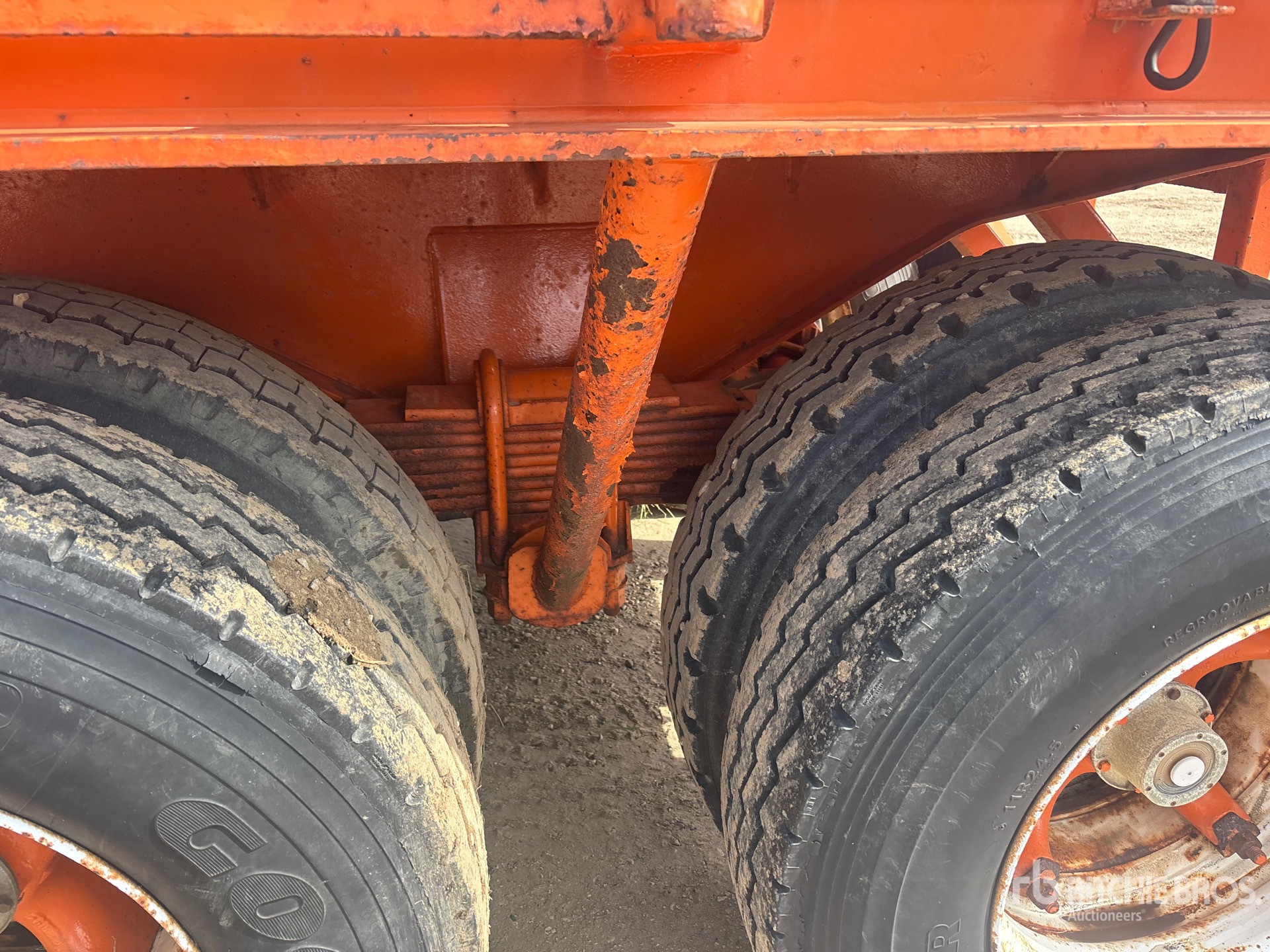 1980 Knight 40 ft T/A Flatbed