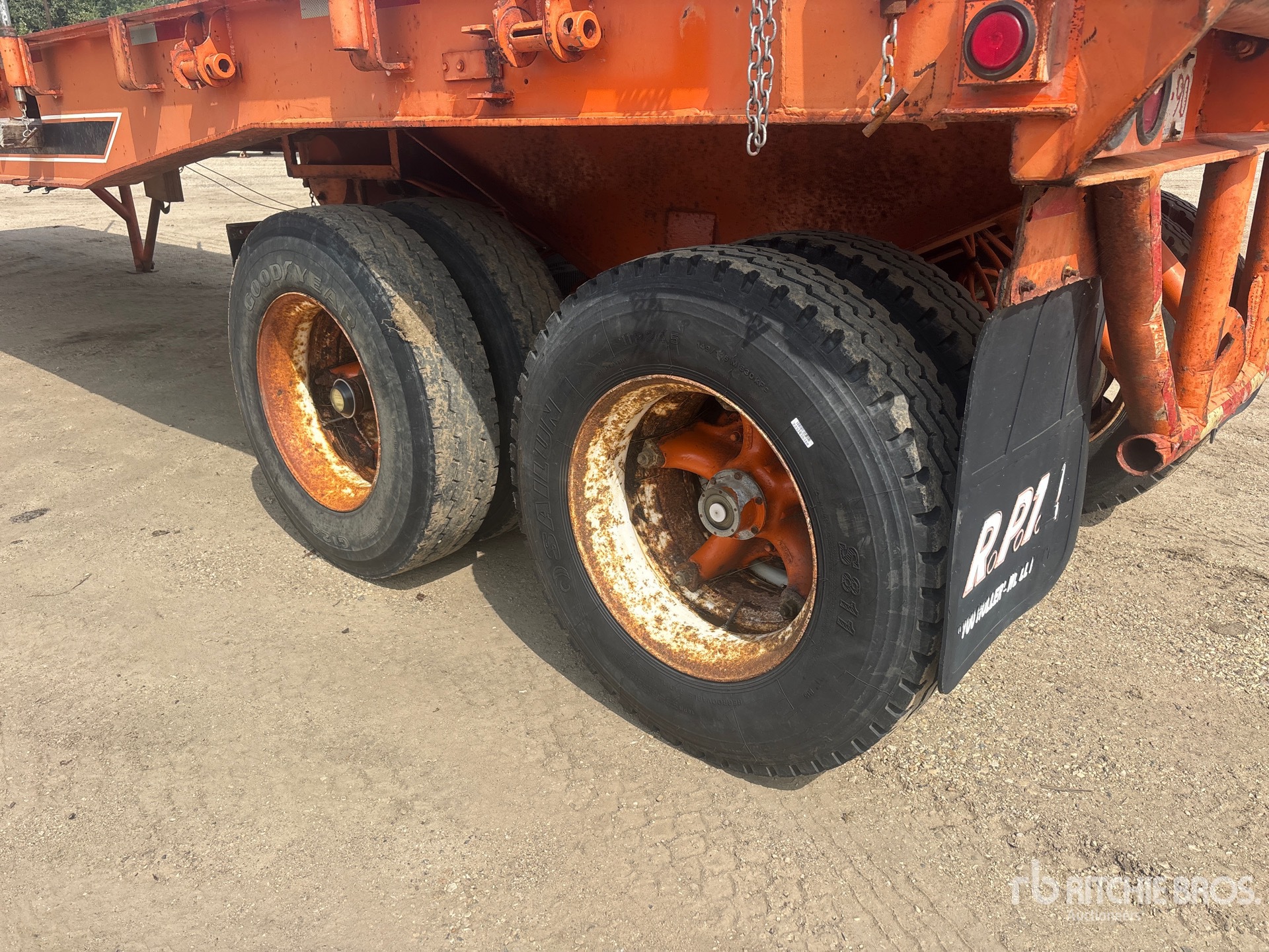 1977 Neils 40 ft T/A Flatbed