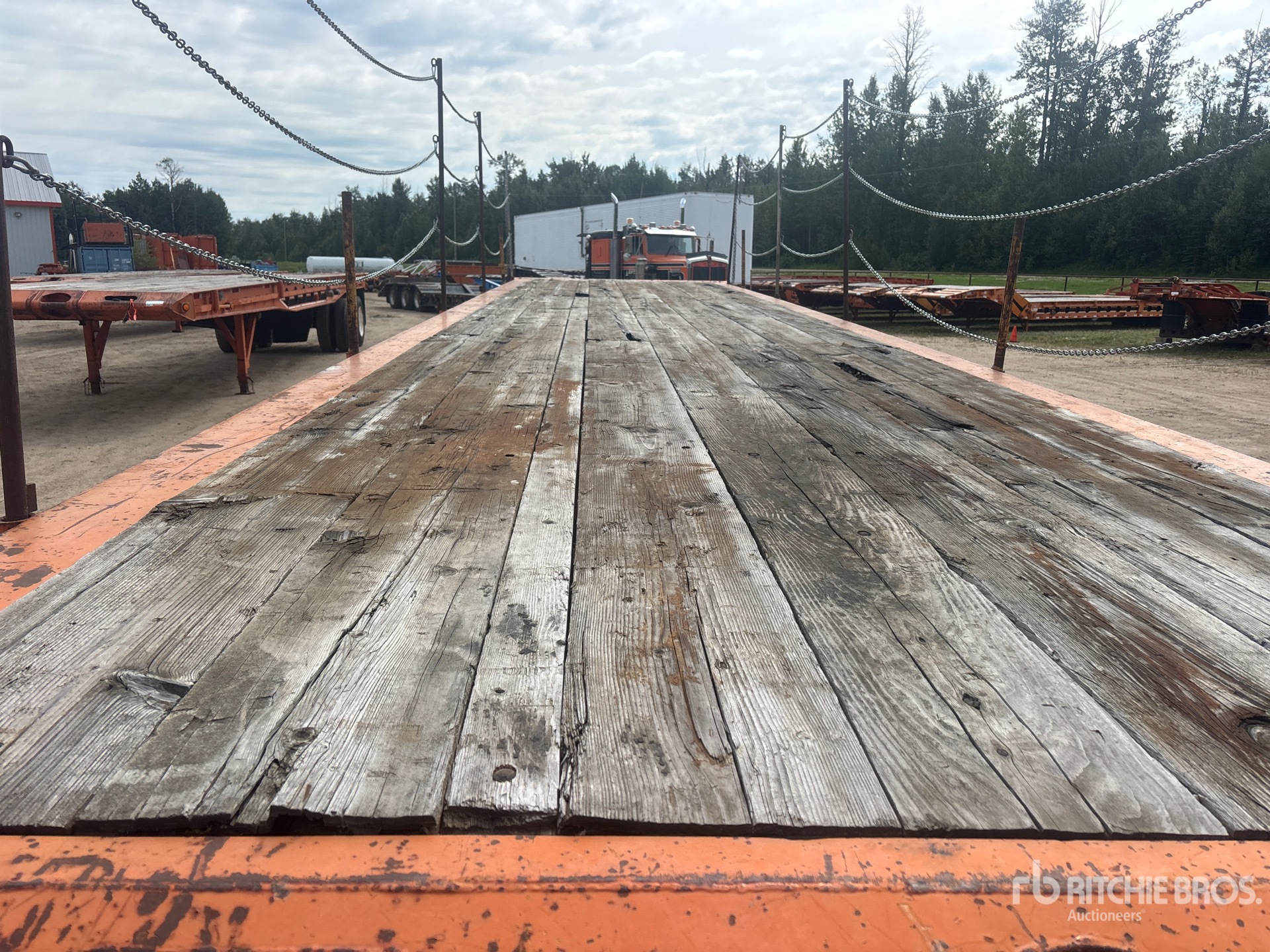 1977 Neils 40 ft T/A Flatbed