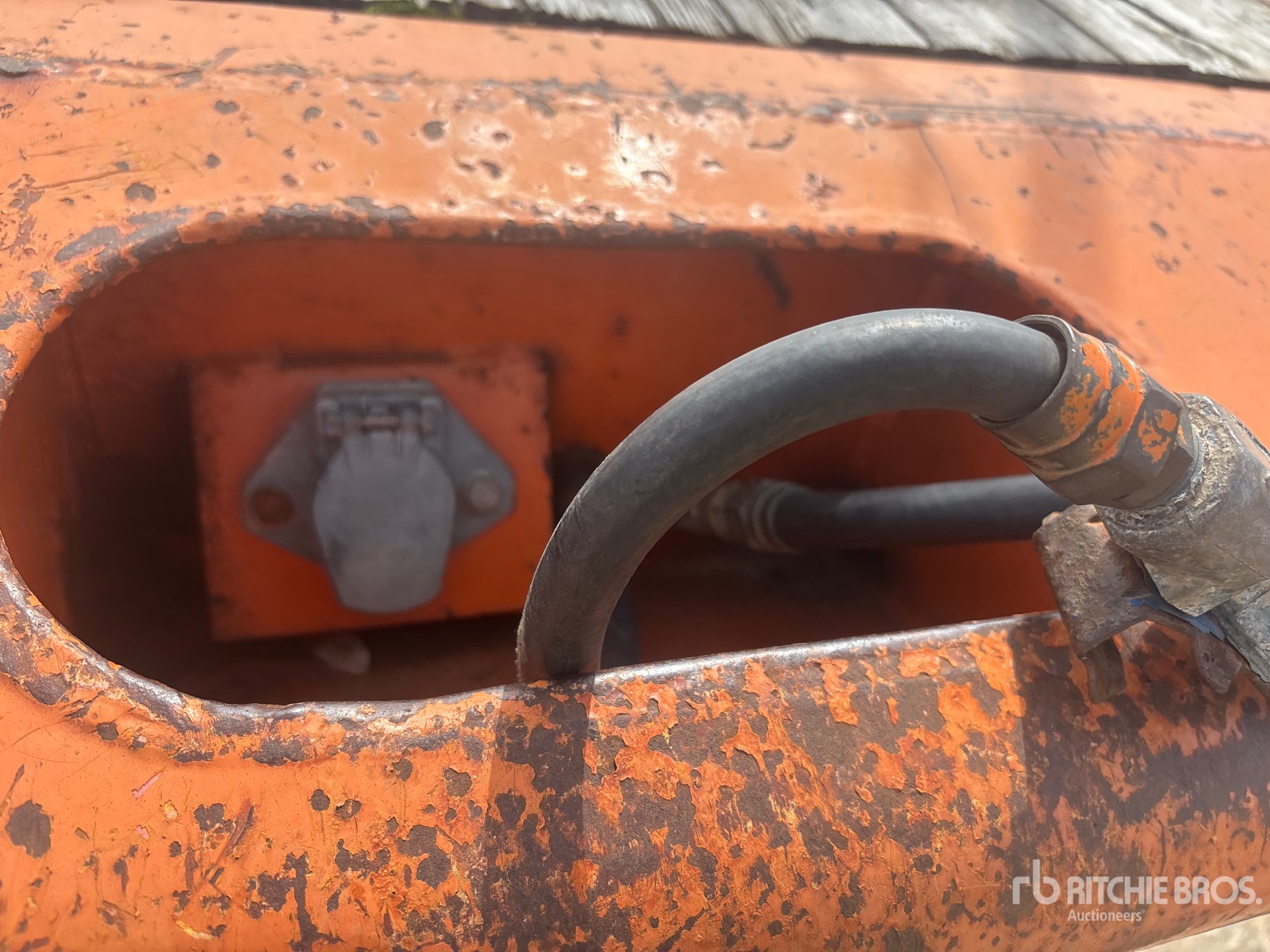 1977 Neils 40 ft T/A Flatbed