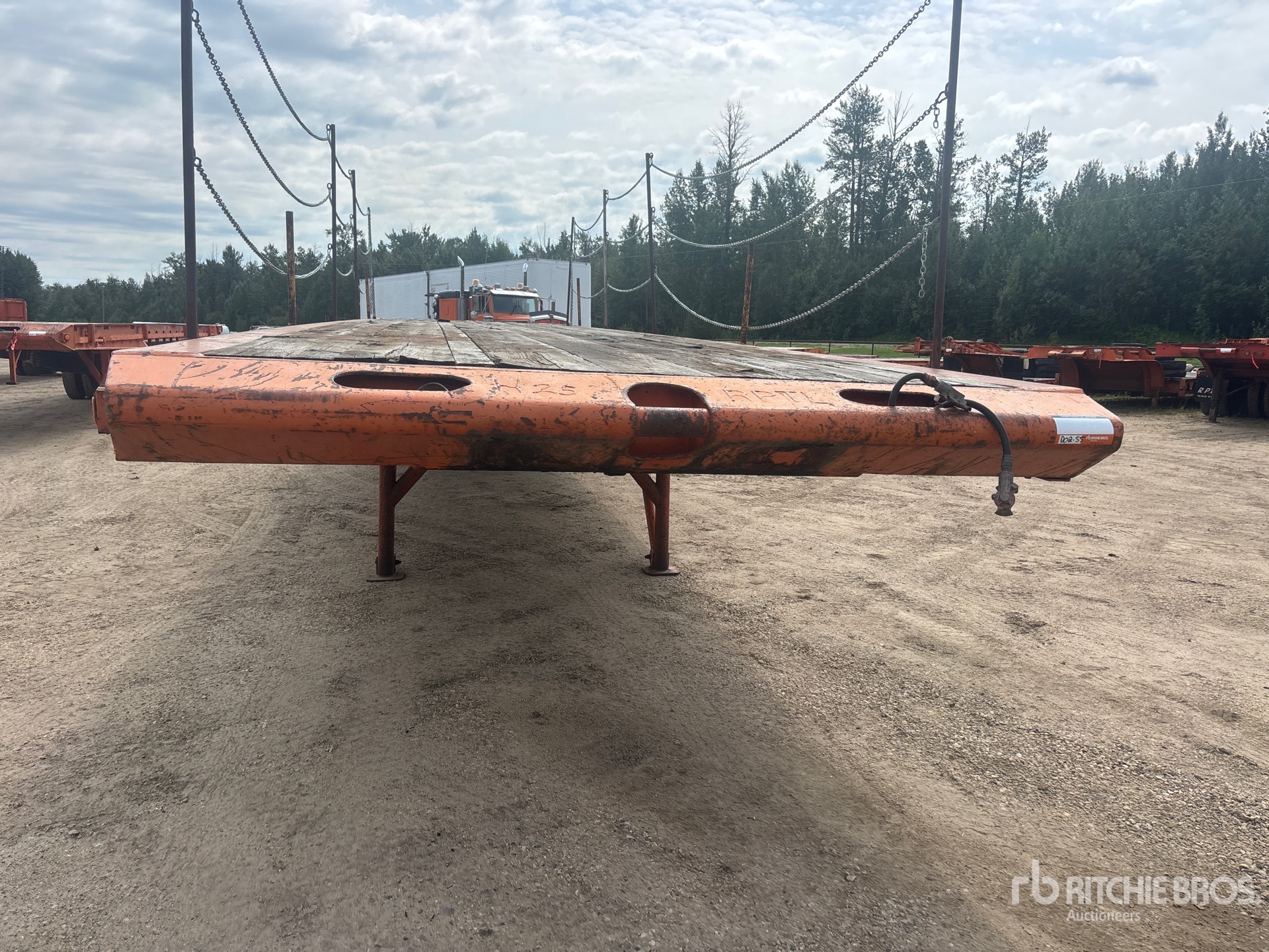 1977 Neils 40 ft T/A Flatbed