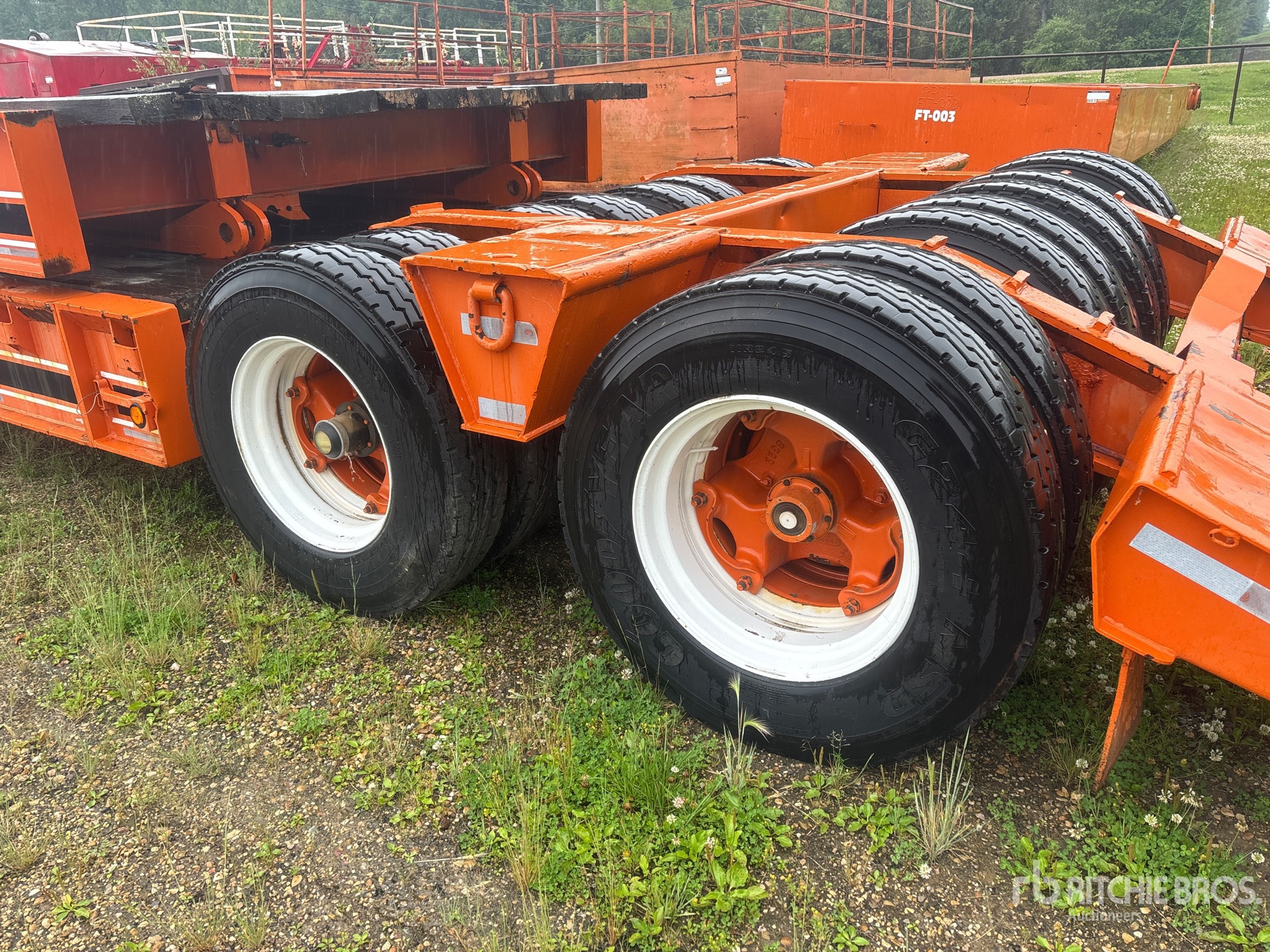 1987 Columbia 16-WHEEL REMOVABLE GOOSENECK