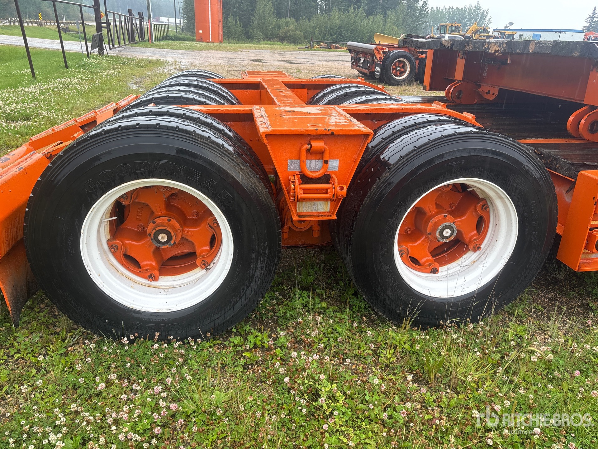 1987 Columbia 16-WHEEL REMOVABLE GOOSENECK