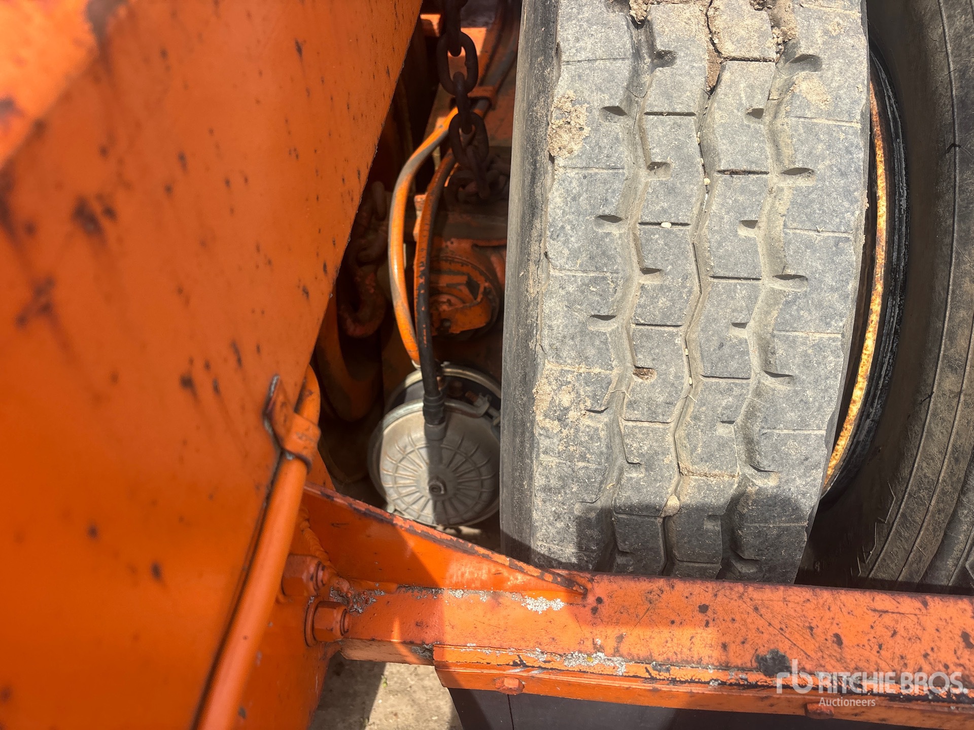 1995 Peerless 16-Wheel Derrick