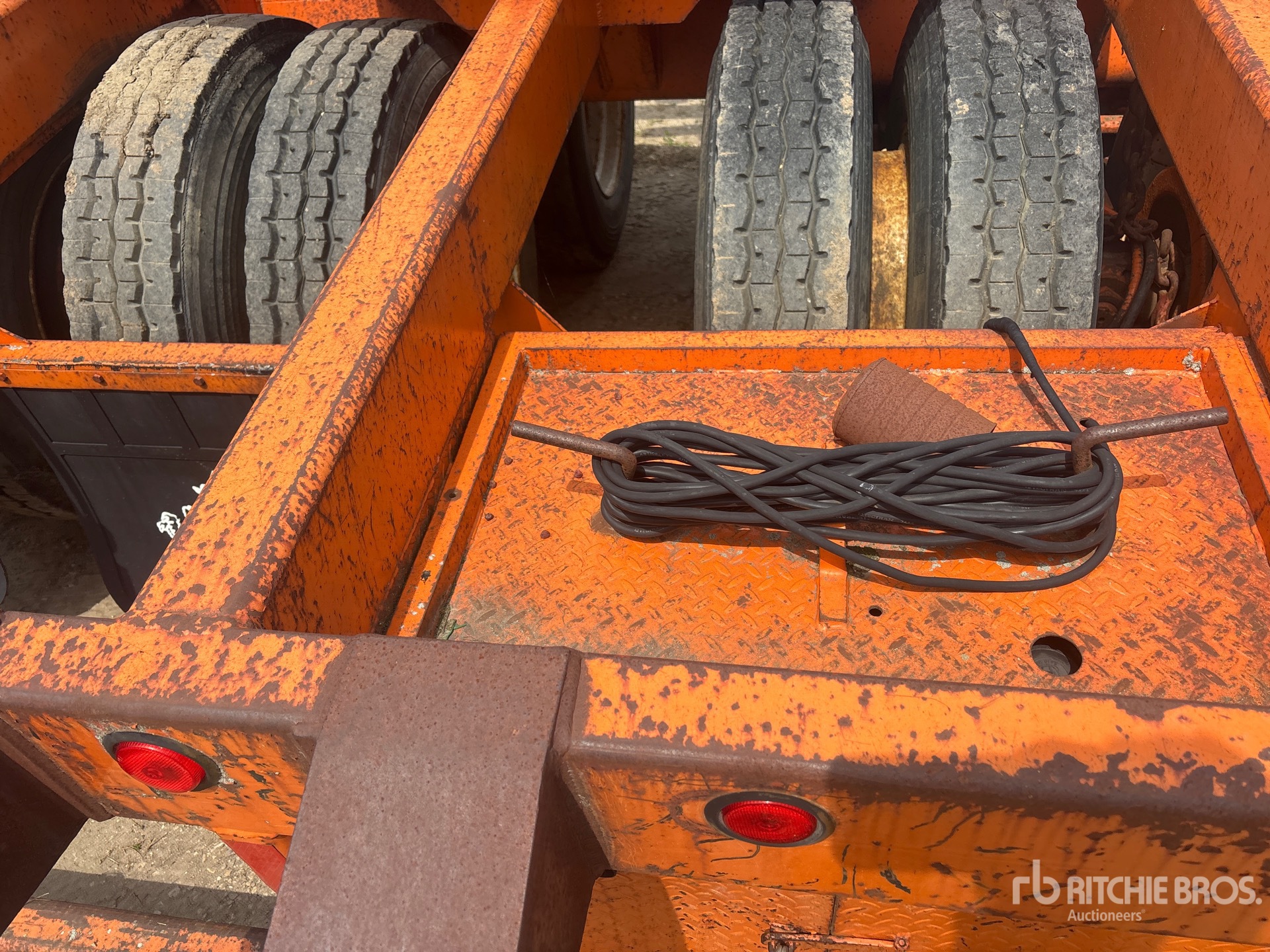 1995 Peerless 16-Wheel Derrick