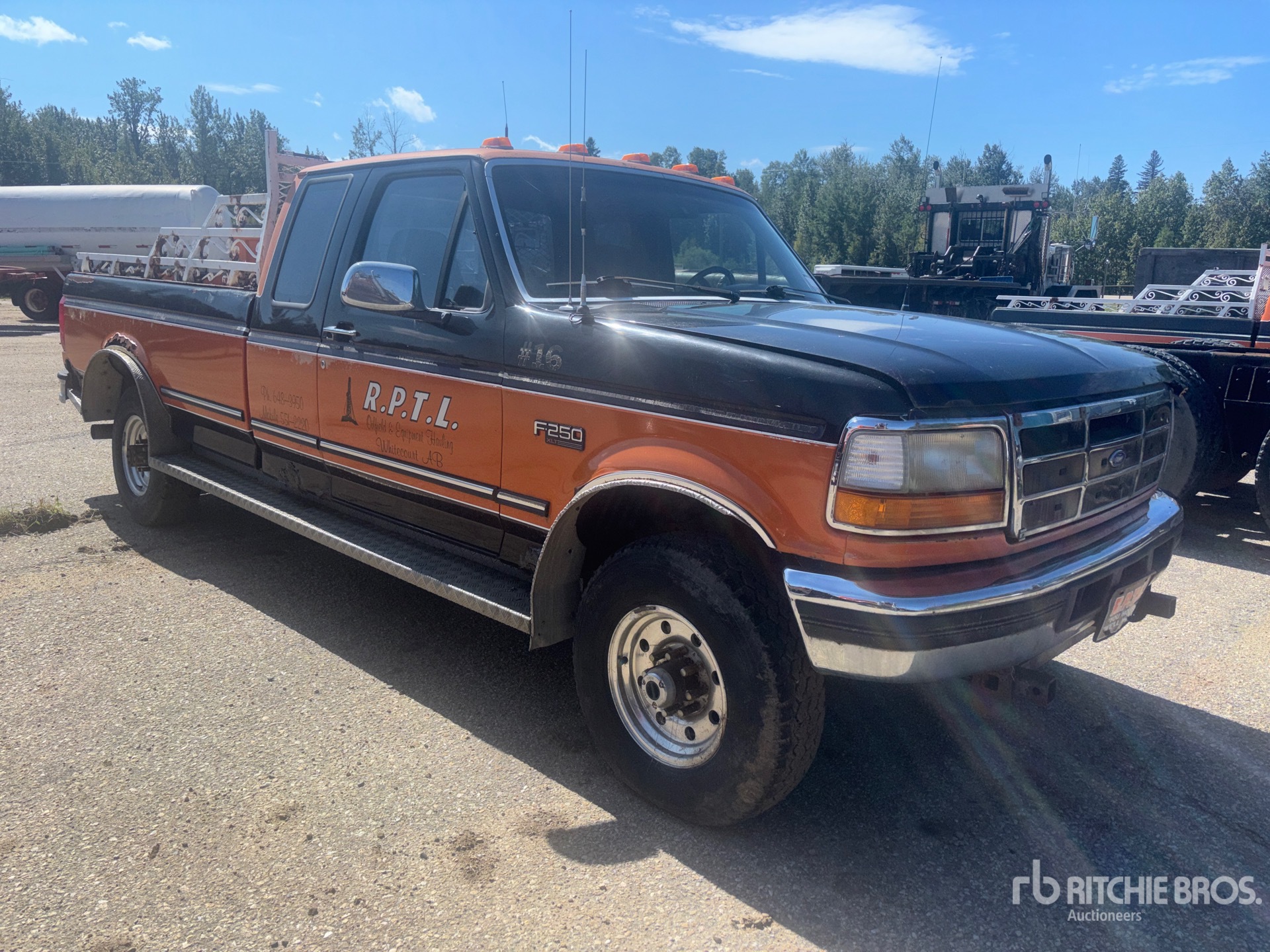 General Appearance with Picture, Right Front Corner