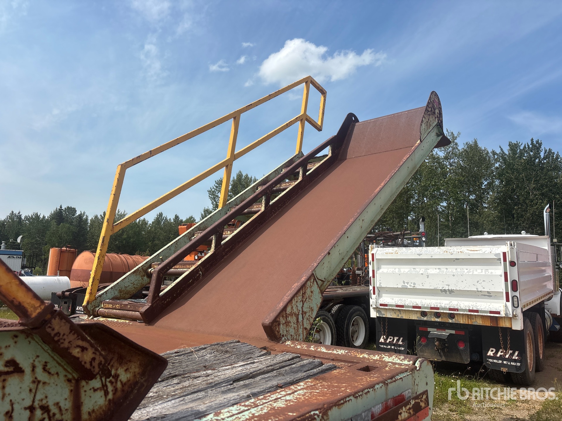 Great Dane T/A HYDRAULIC CATWALK TRAILER