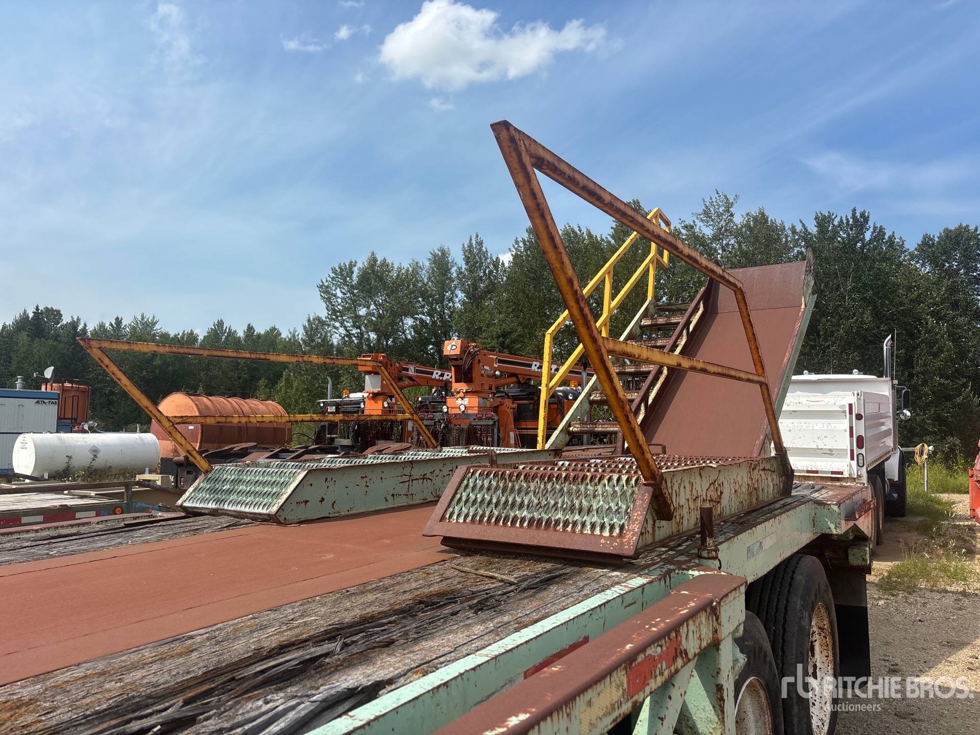 Great Dane T/A HYDRAULIC CATWALK TRAILER