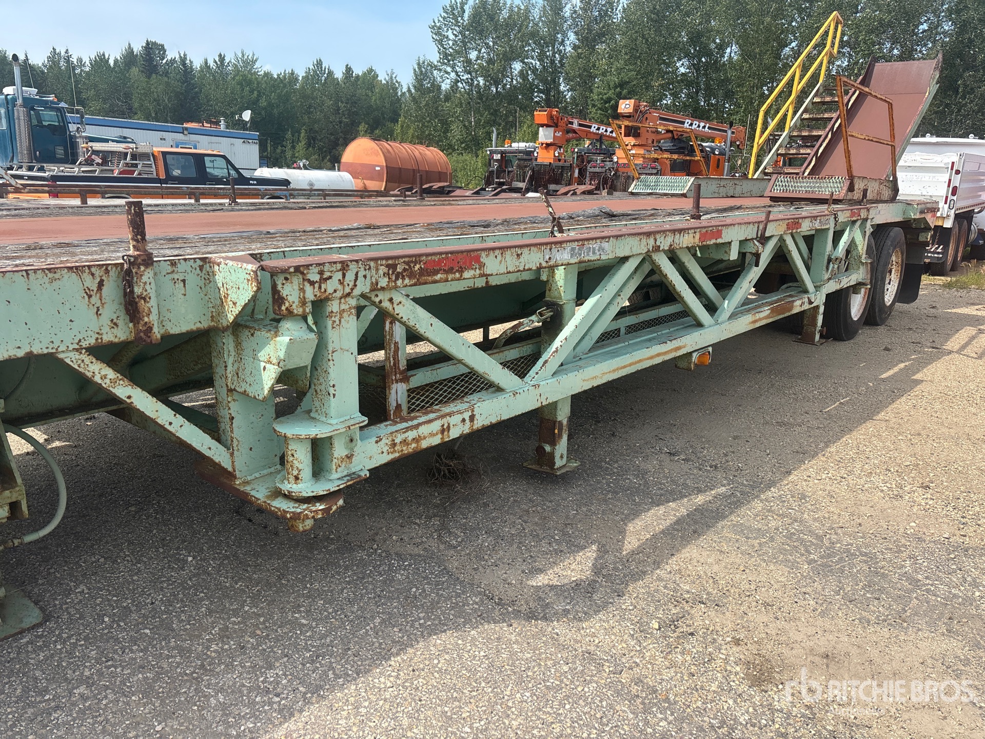 Great Dane T/A HYDRAULIC CATWALK TRAILER