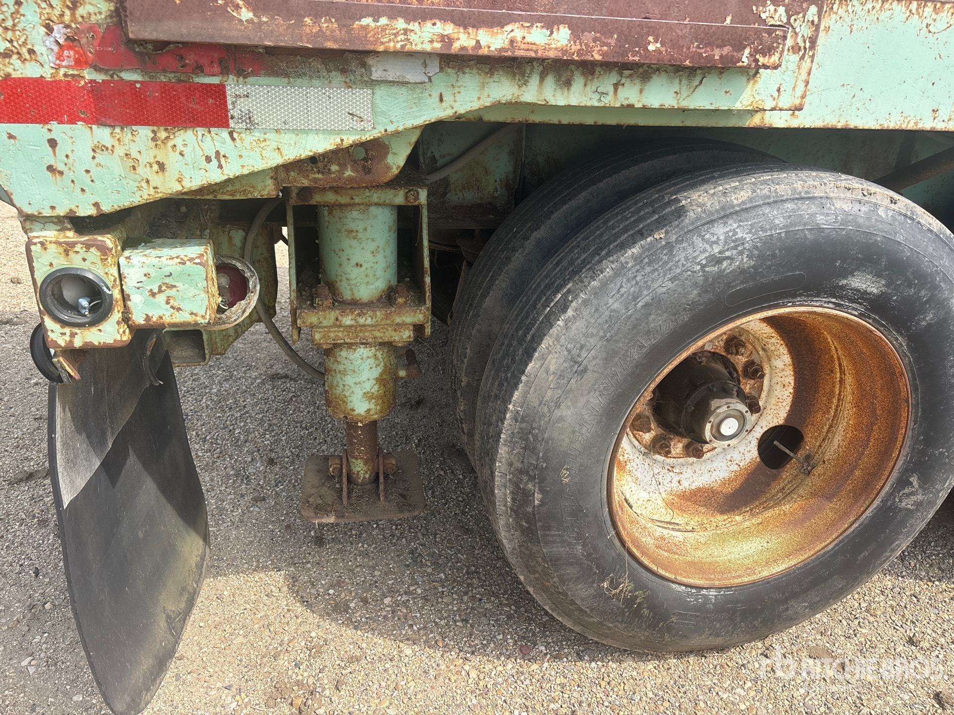 Great Dane T/A HYDRAULIC CATWALK TRAILER