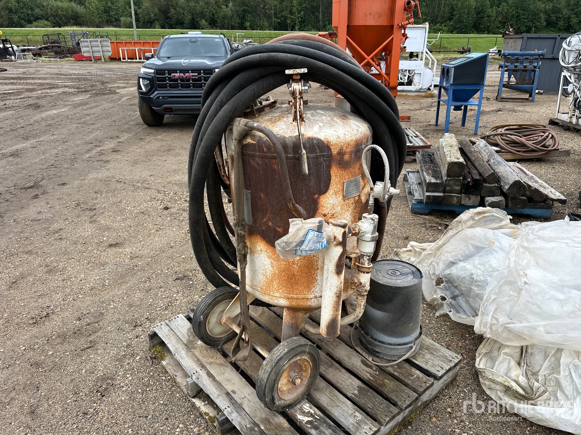 General Appearance with Picture, Right Rear Corner