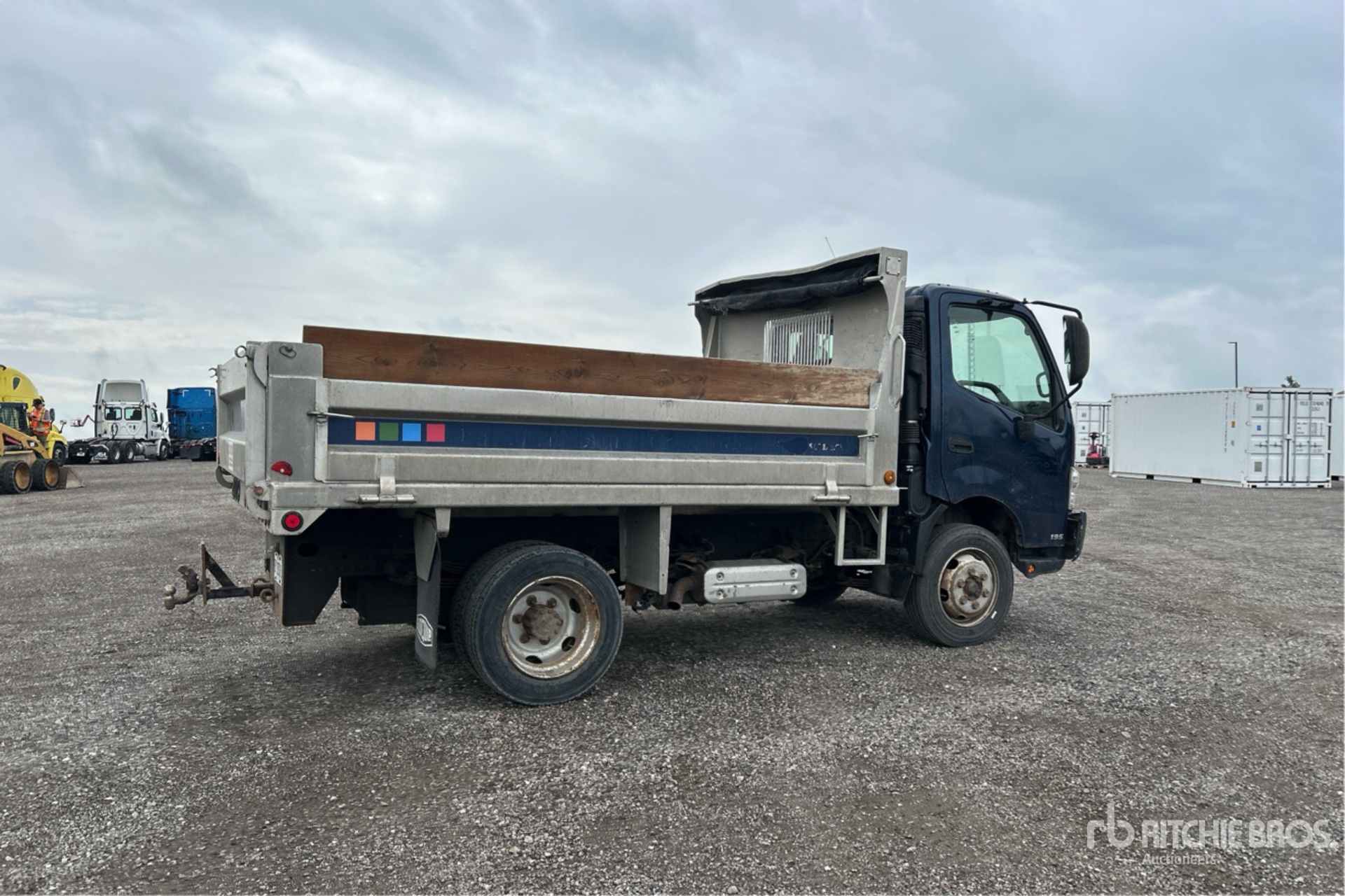 2015 Hino 195