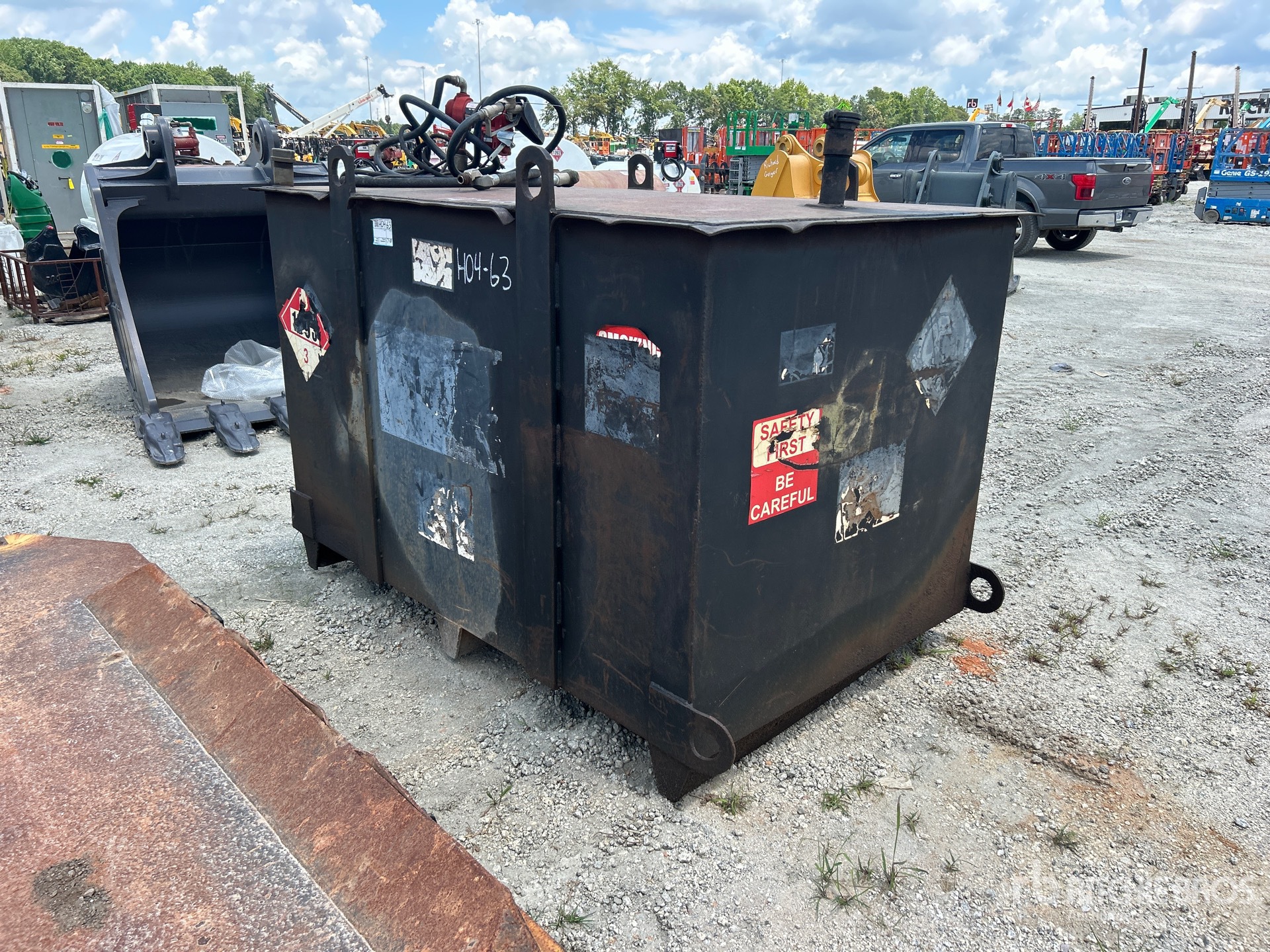 General Appearance with Picture, Right Rear Corner