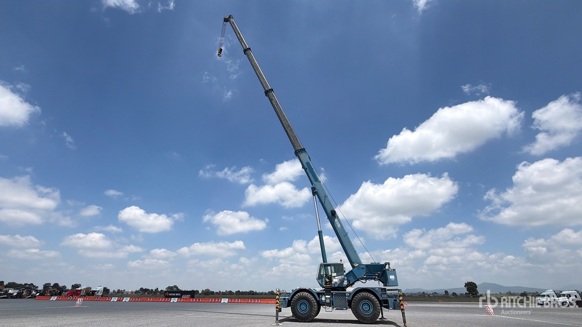 2007 Grove RT875E