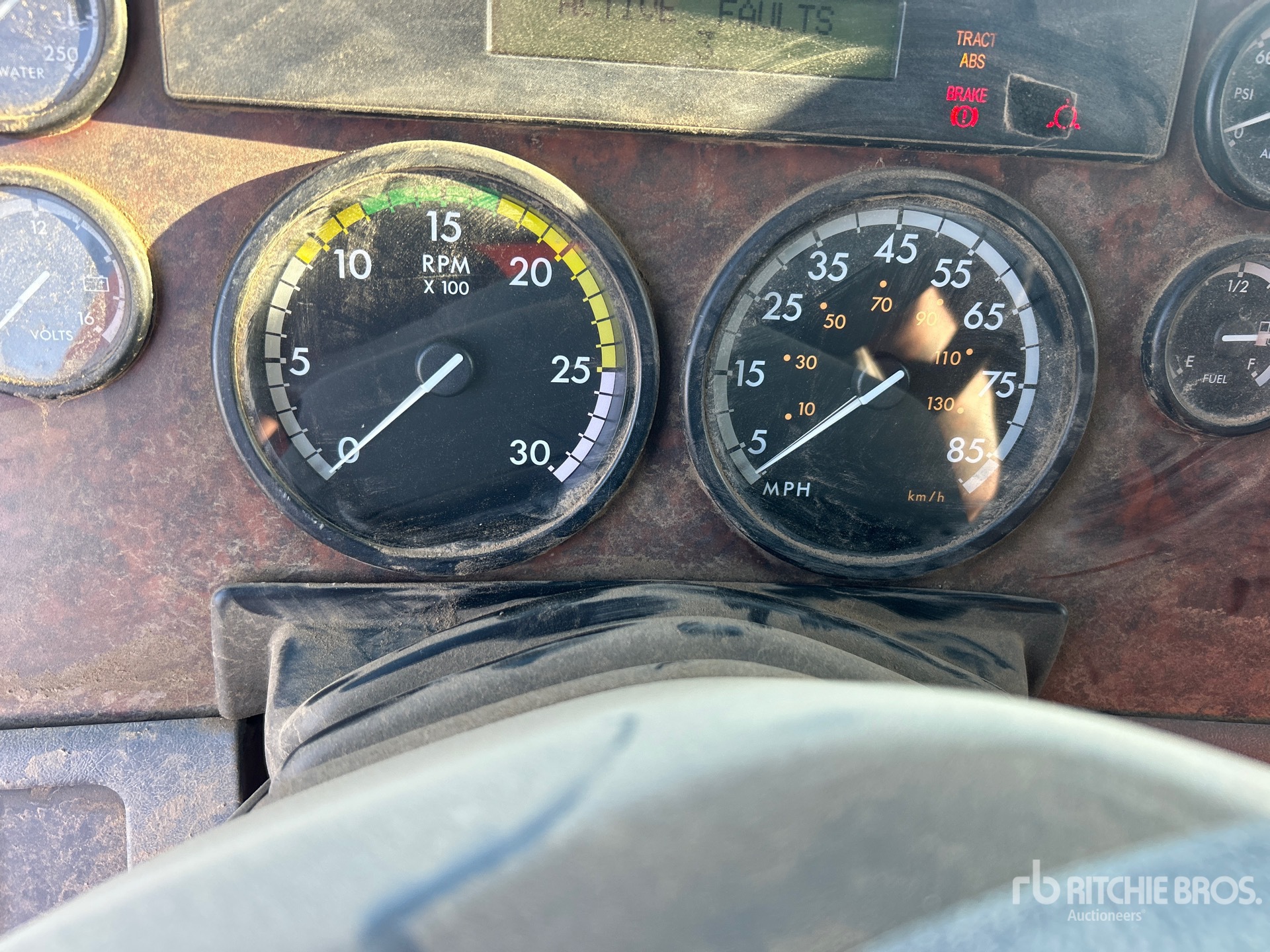 2006 Freightliner CASCADIA 113