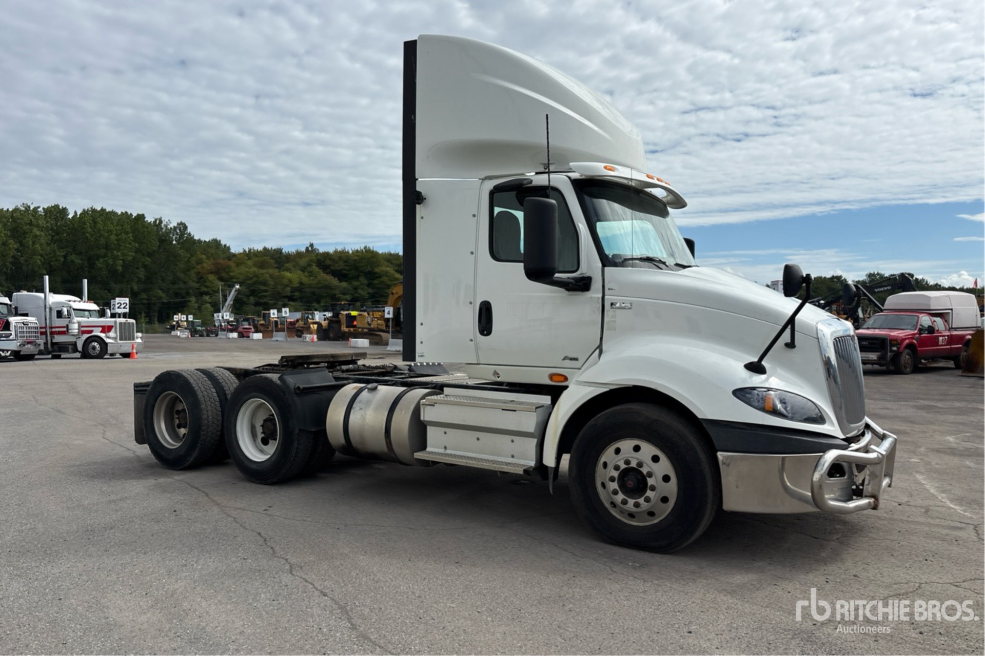 2019 International RH613