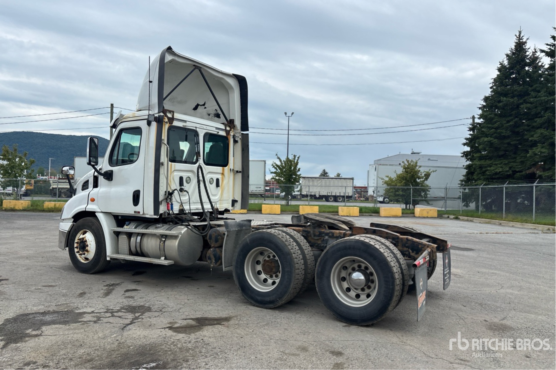 2018 Freightliner CASCADIA 113