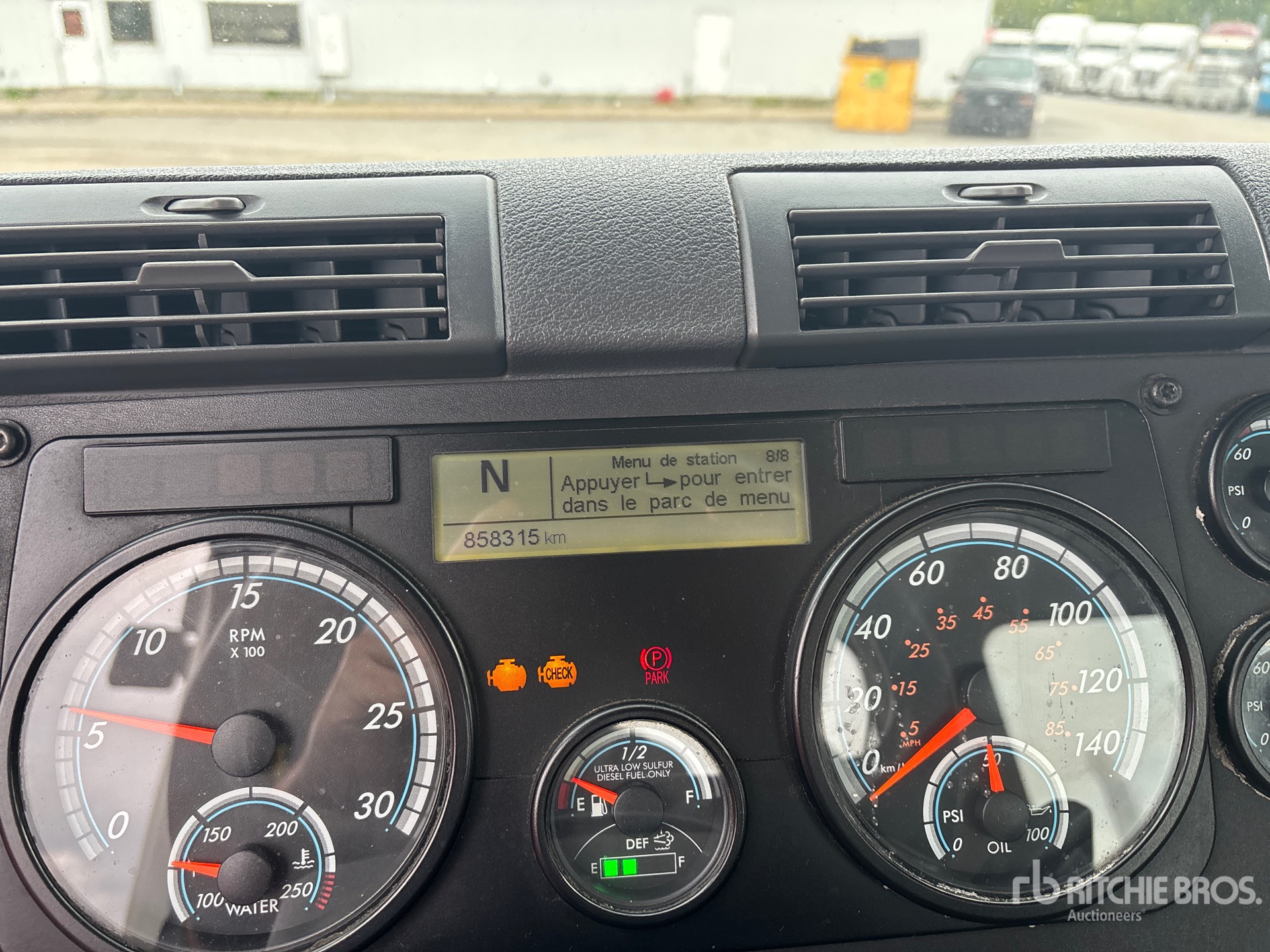 2018 Freightliner CASCADIA 113