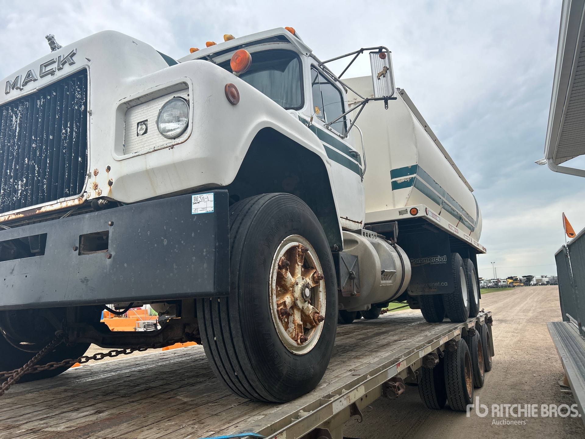 Photo of a 1978 Mack 6x4