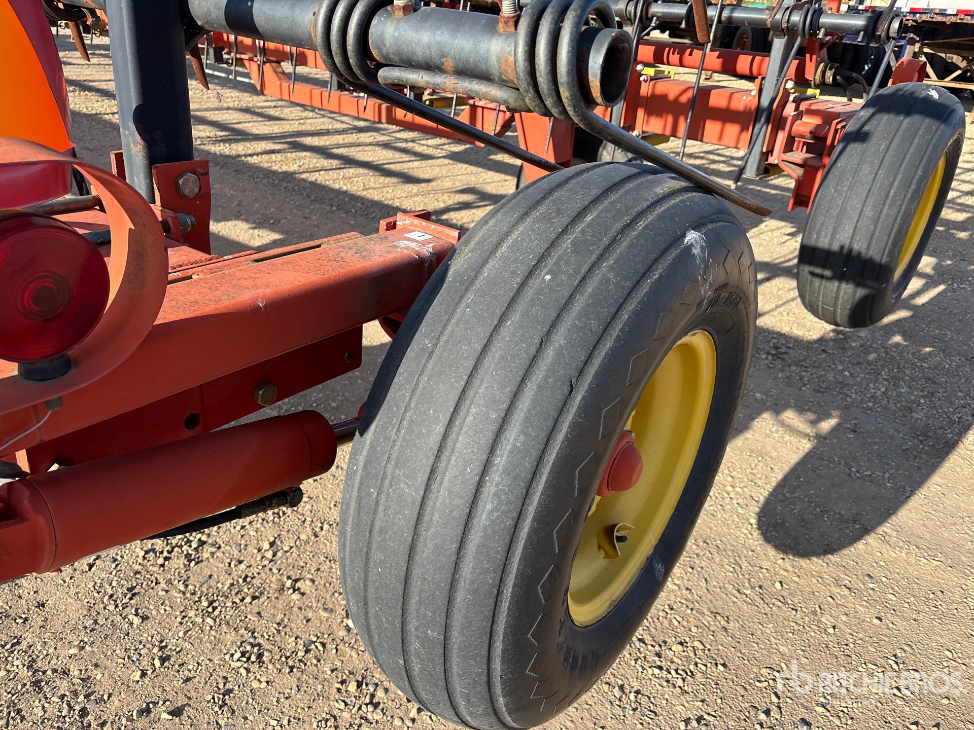 2001 Bourgault 7200