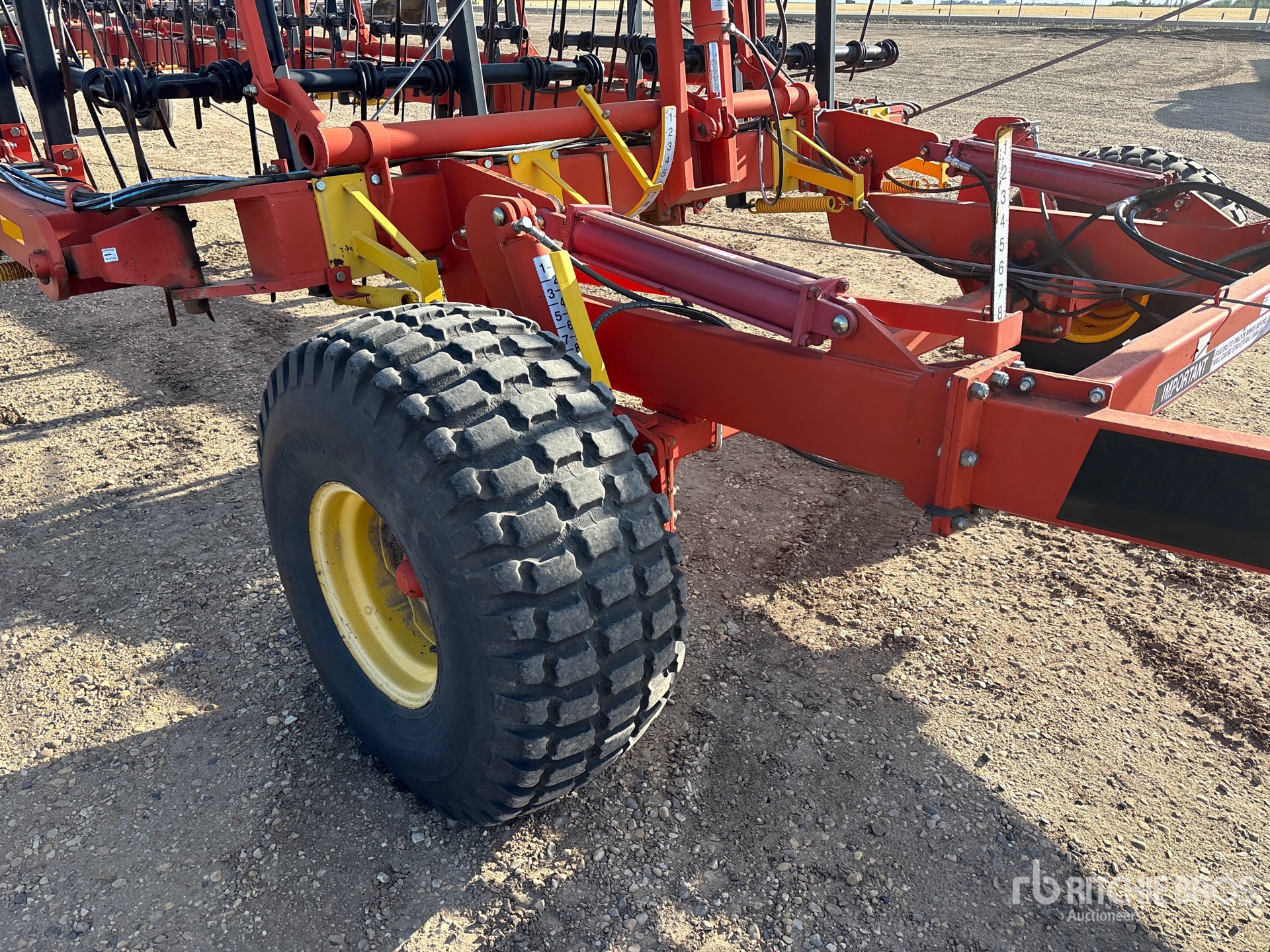 2001 Bourgault 7200