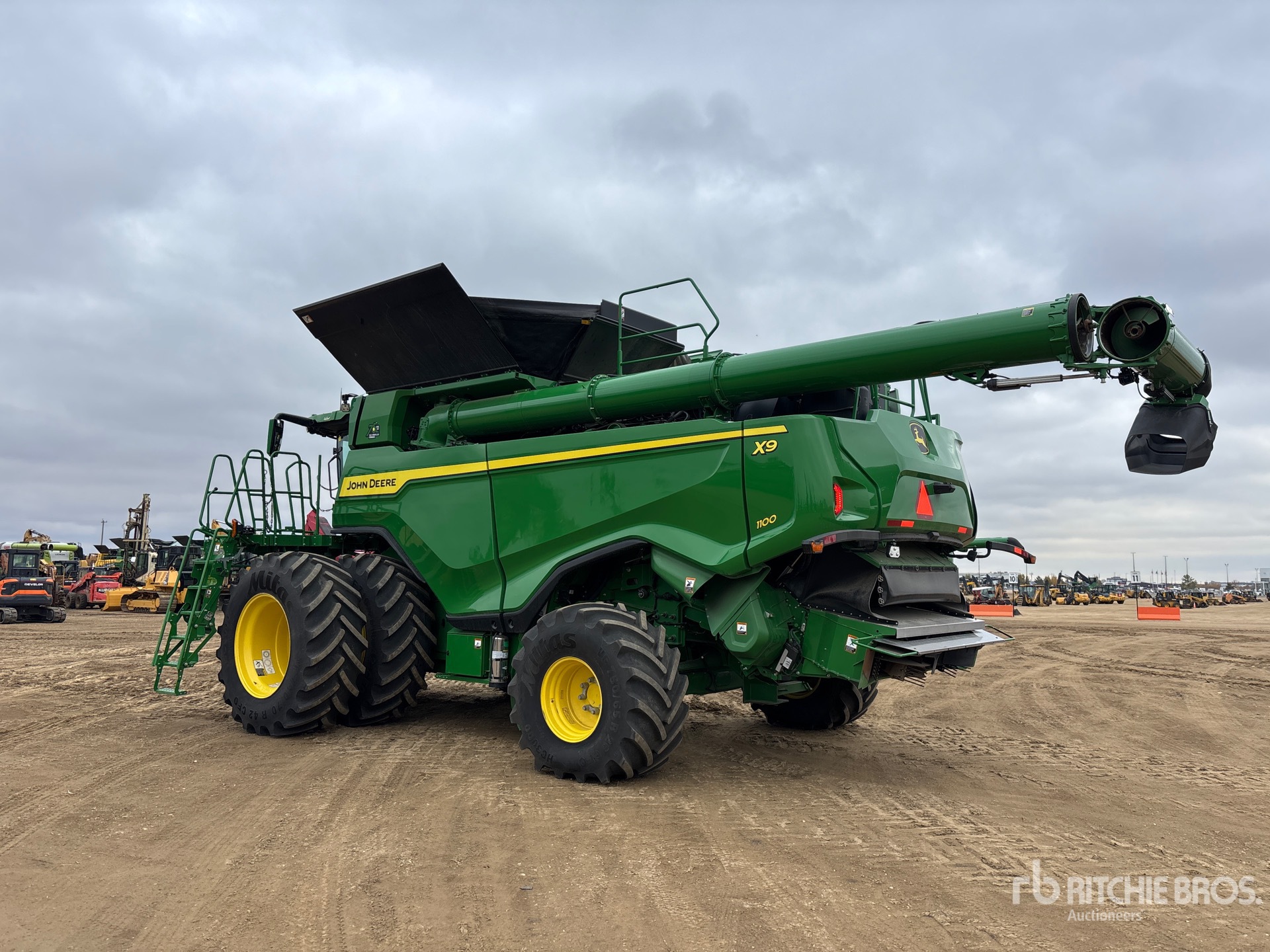 2022 John Deere X9 1100 SIGNATU