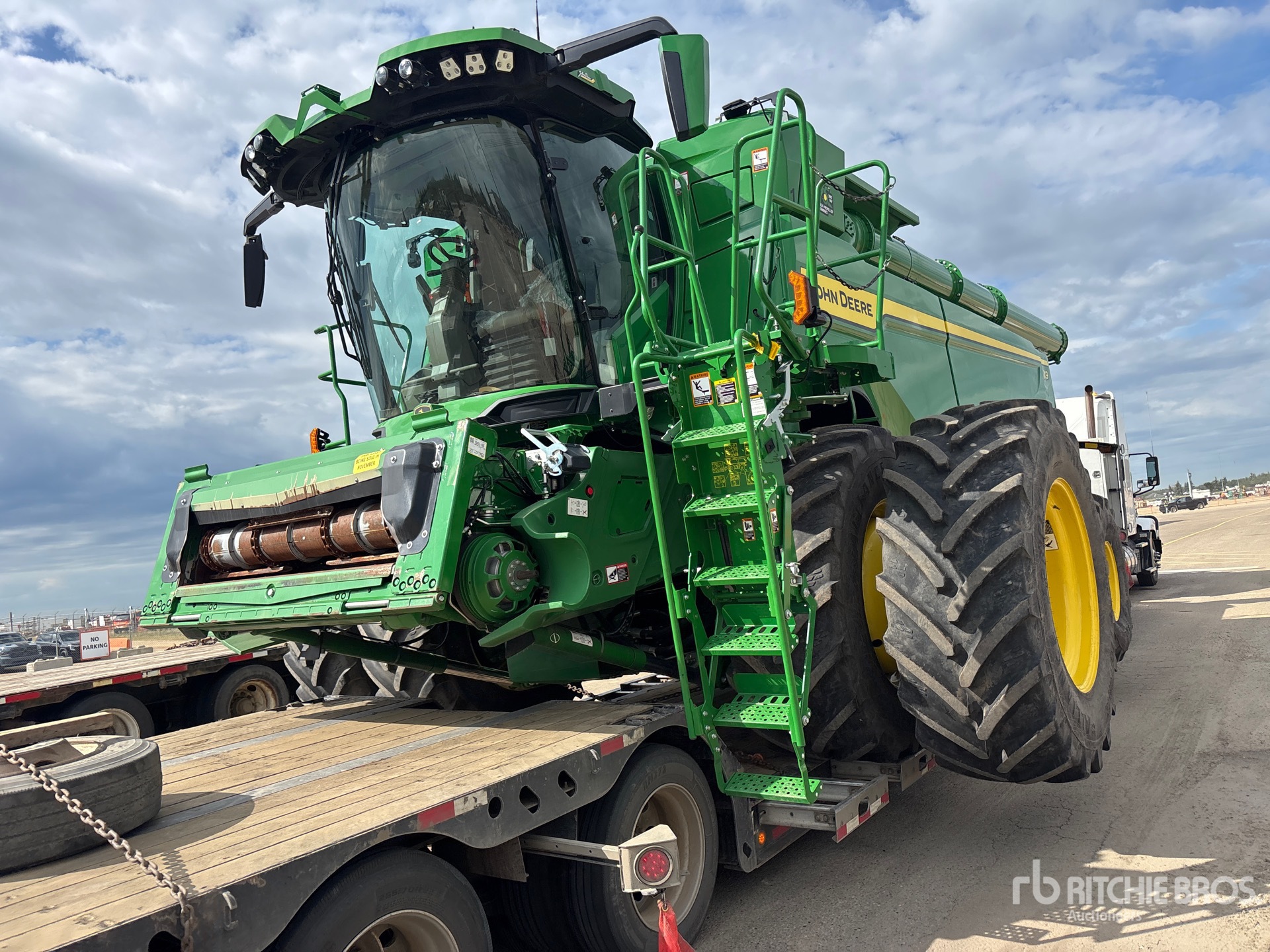 2022 John Deere X9 1100