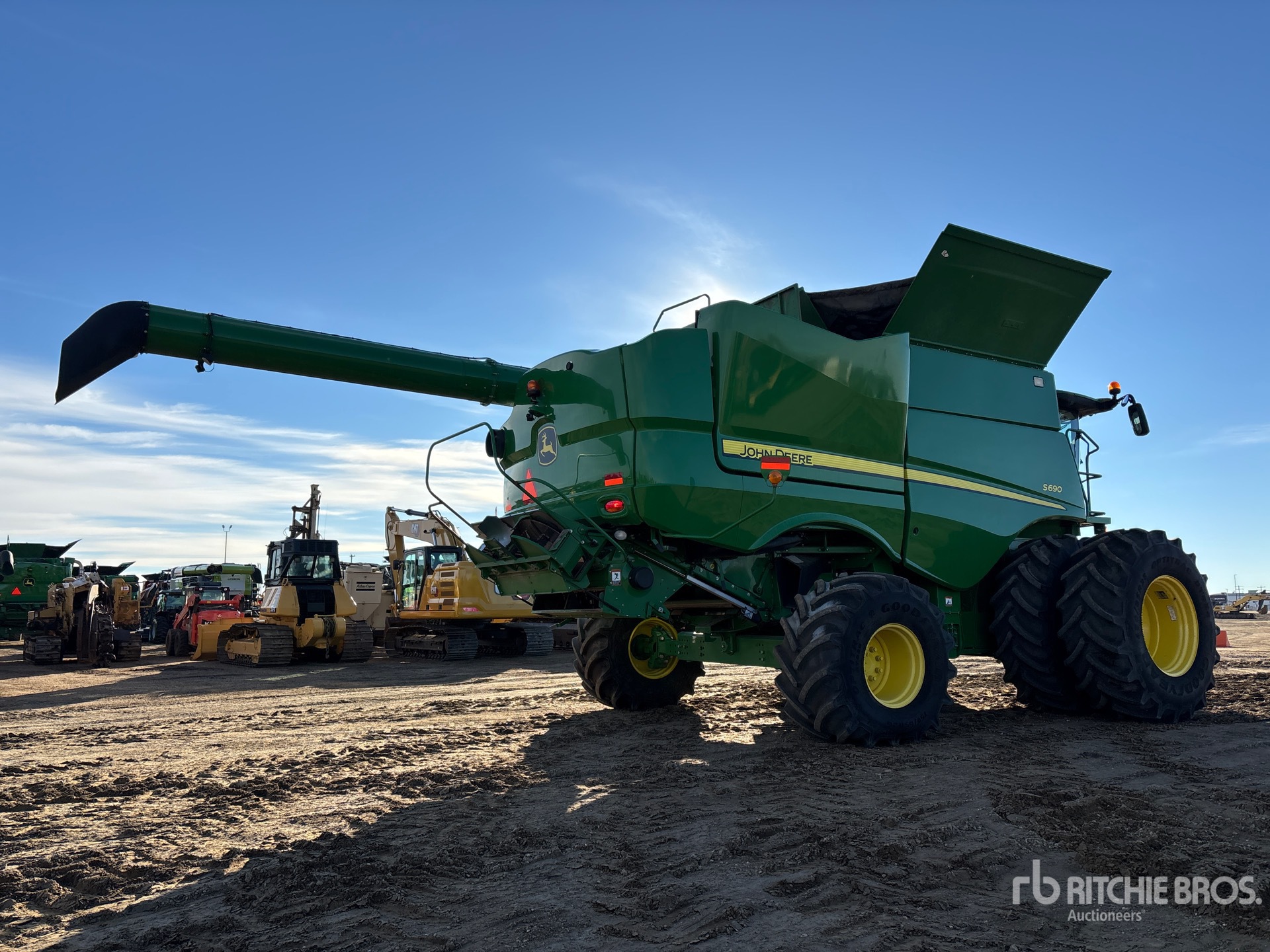 2016 John Deere S690