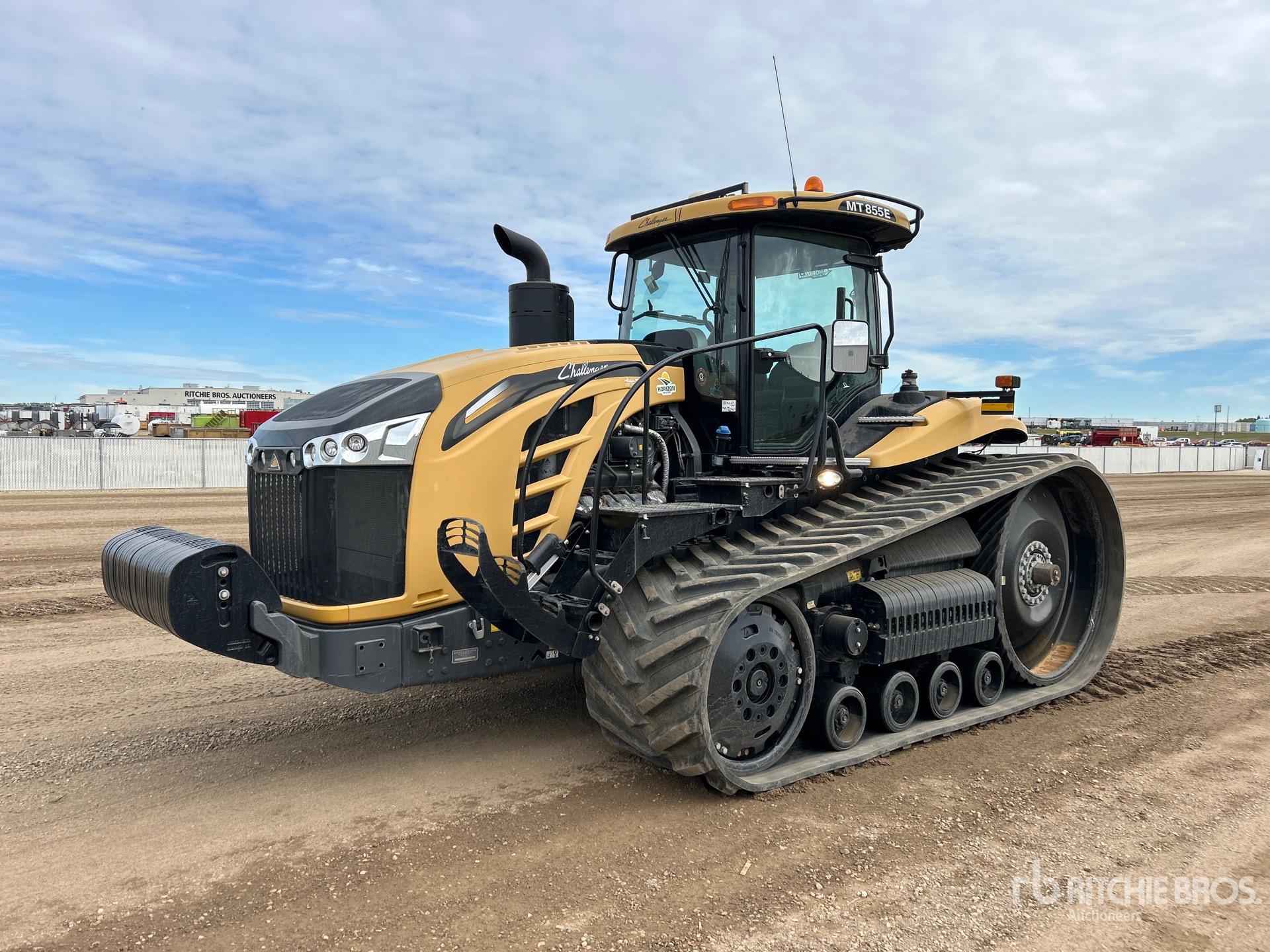 Photo of 2018 Challenger MT855E