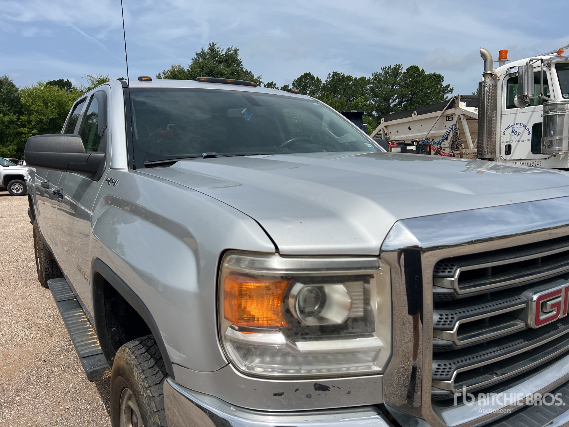 Photo of a 2016 GMC SIERRA 2500HD