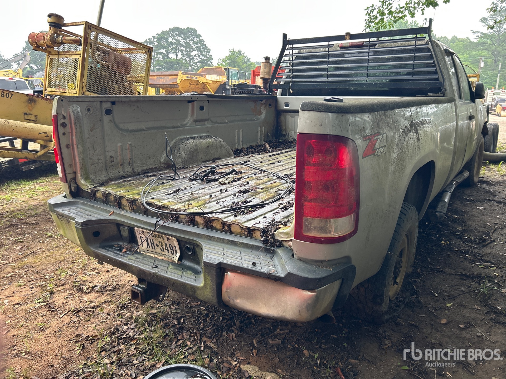 General Appearance with Picture, Right Rear Corner