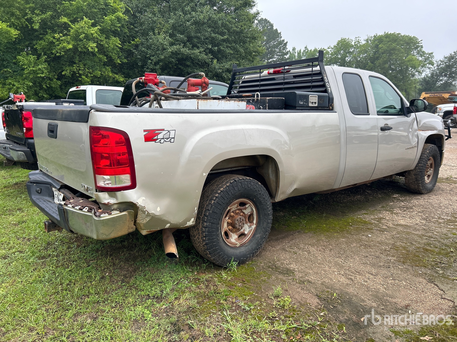 General Appearance with Picture, Right Rear Corner