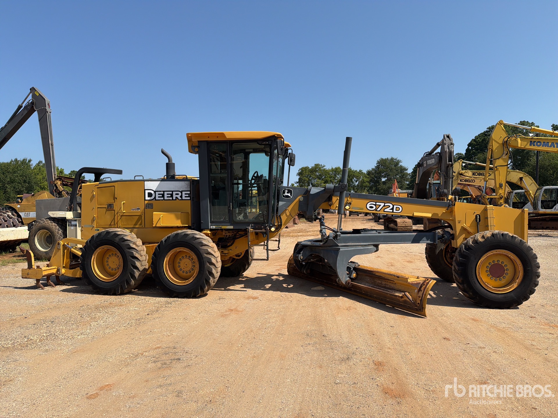 Photo of a 2007 John Deere 672D