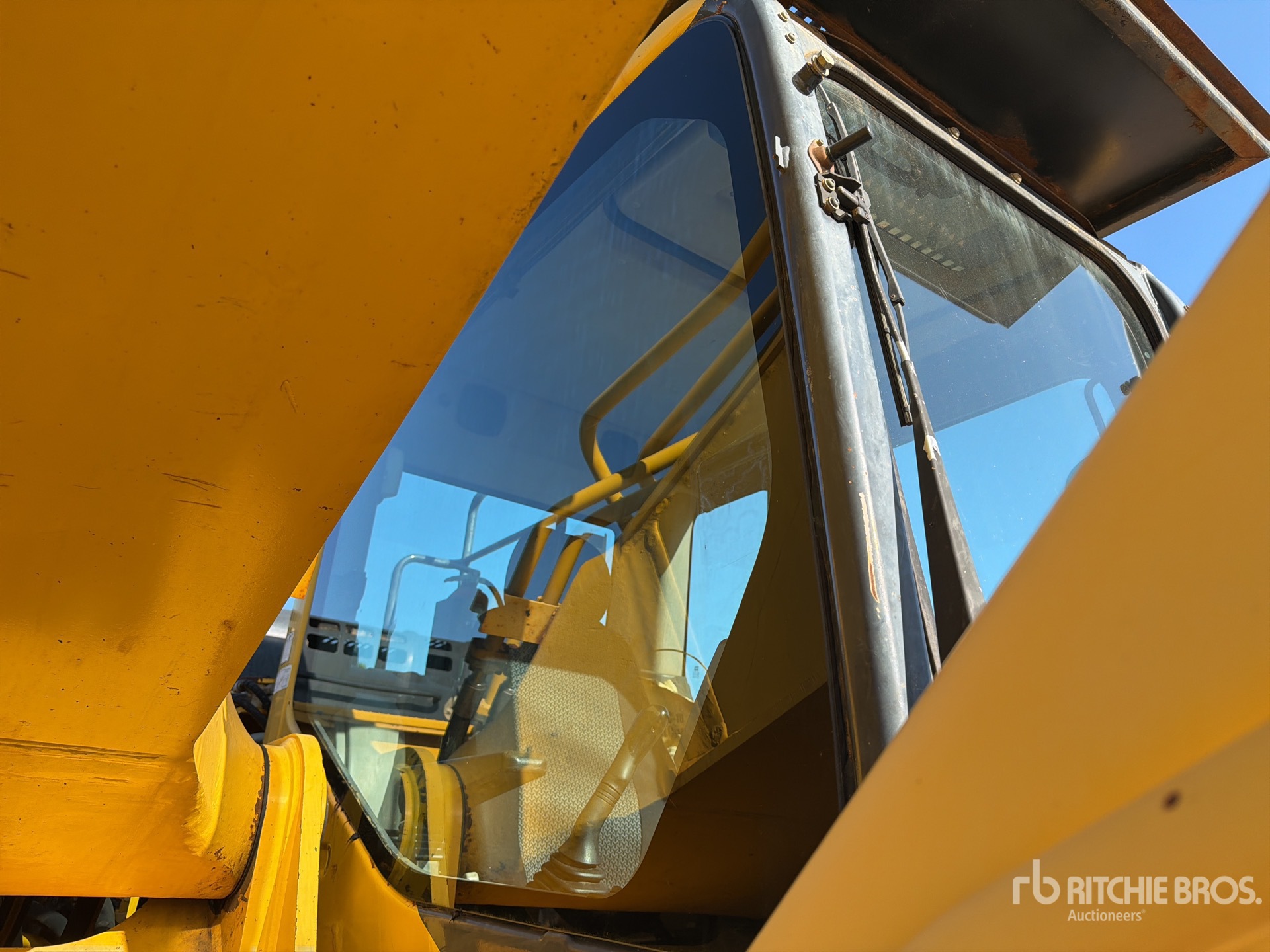 2014 Komatsu PC360LC-10