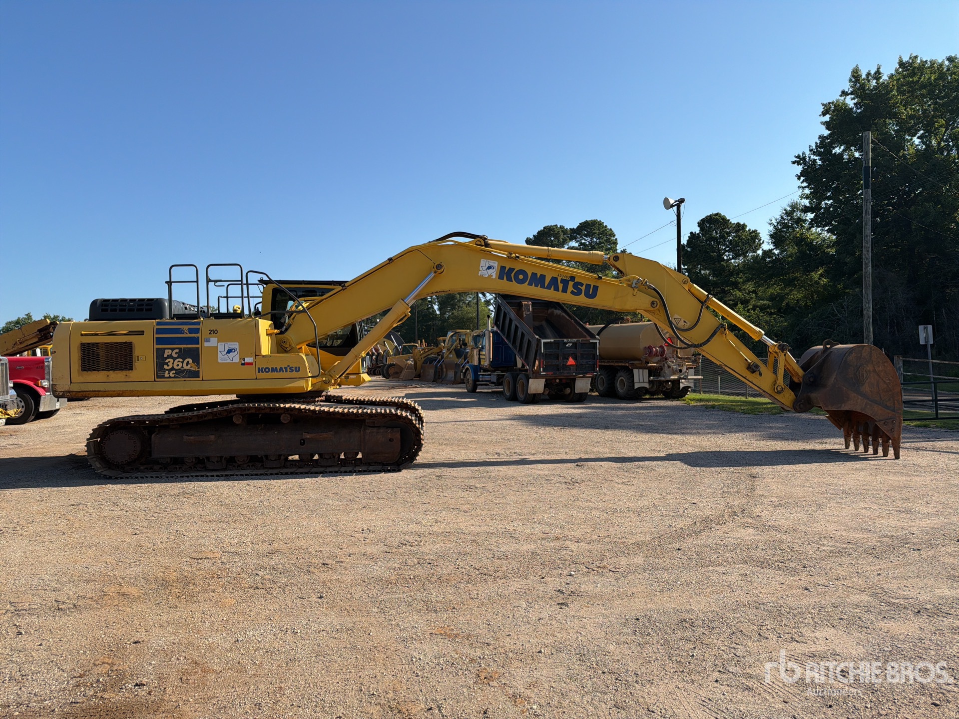 2014 Komatsu PC360LC-10