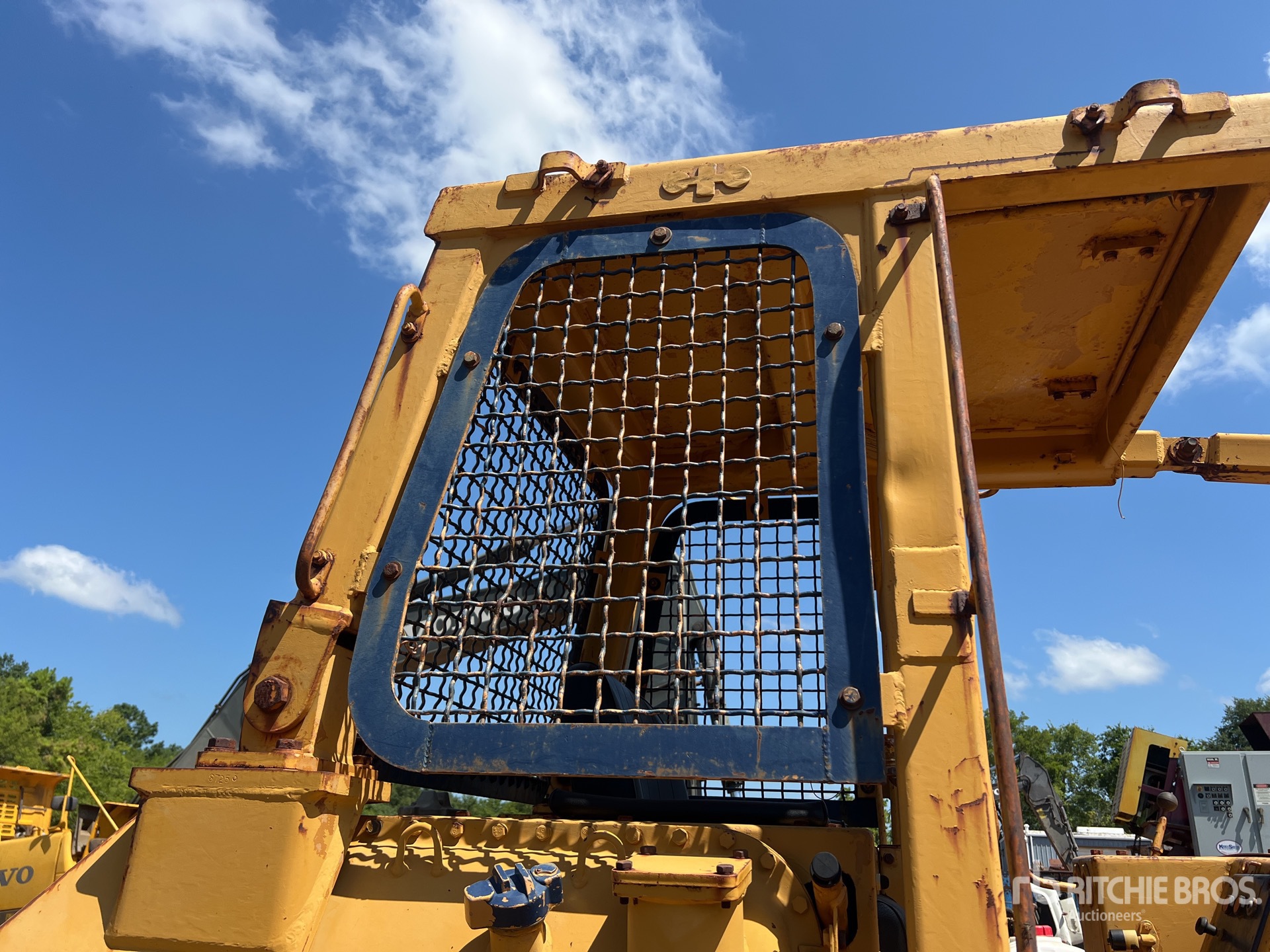 1987 Komatsu D68P-1