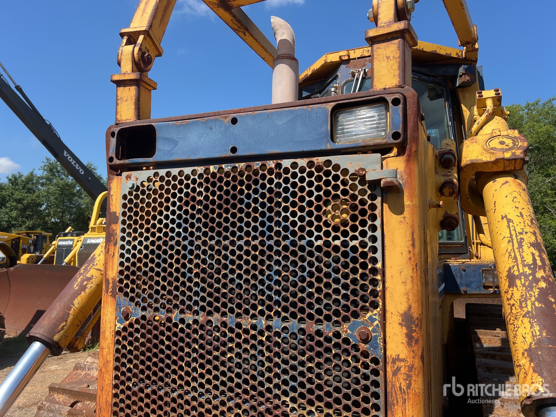 1994 Komatsu D135A-2